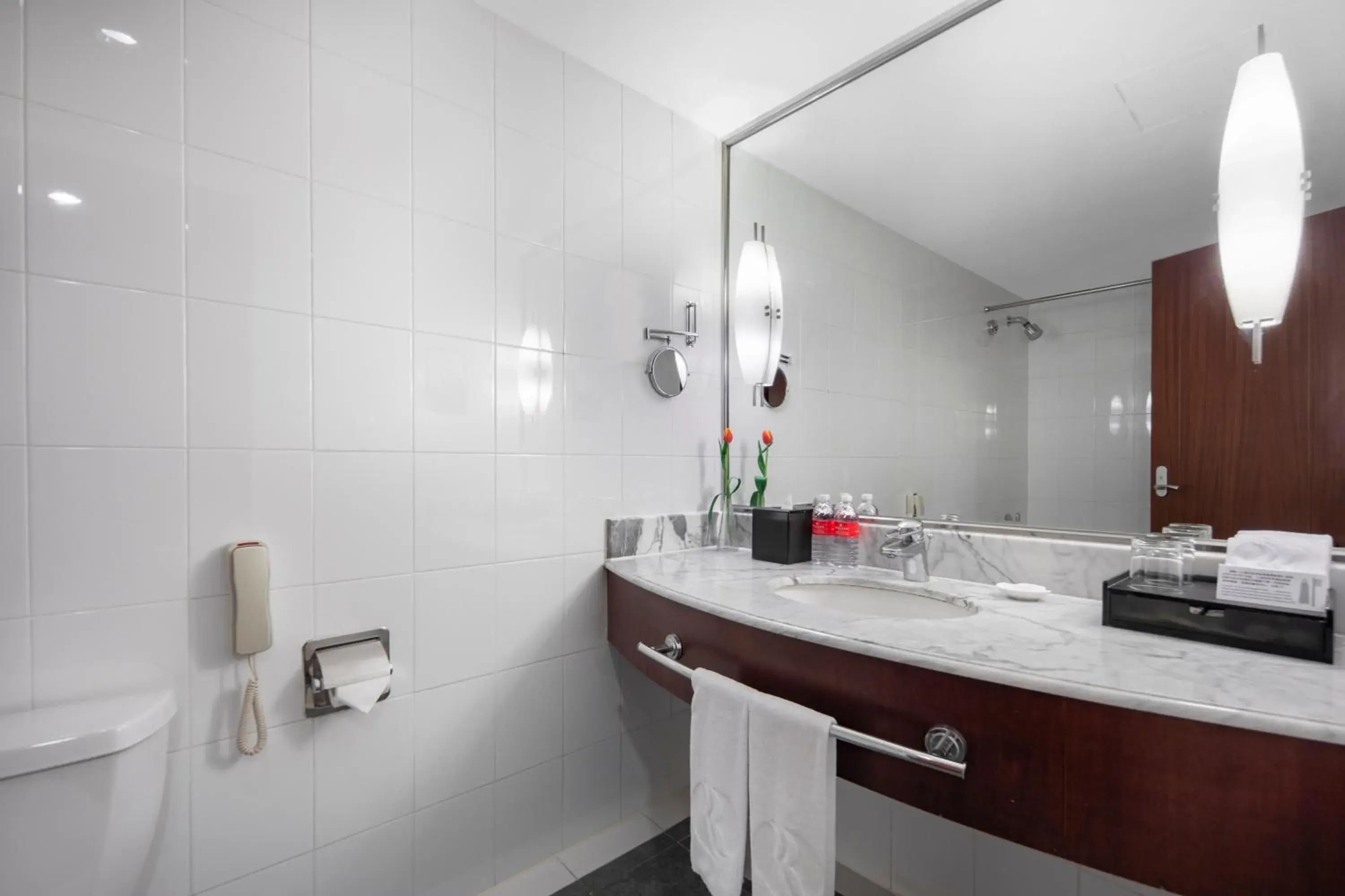 Twin Room - Non-Smoking in Ramada Plaza Pudong Shanghai Twin Room - Non-Smoking in Ramada Plaza Pudong Shanghai