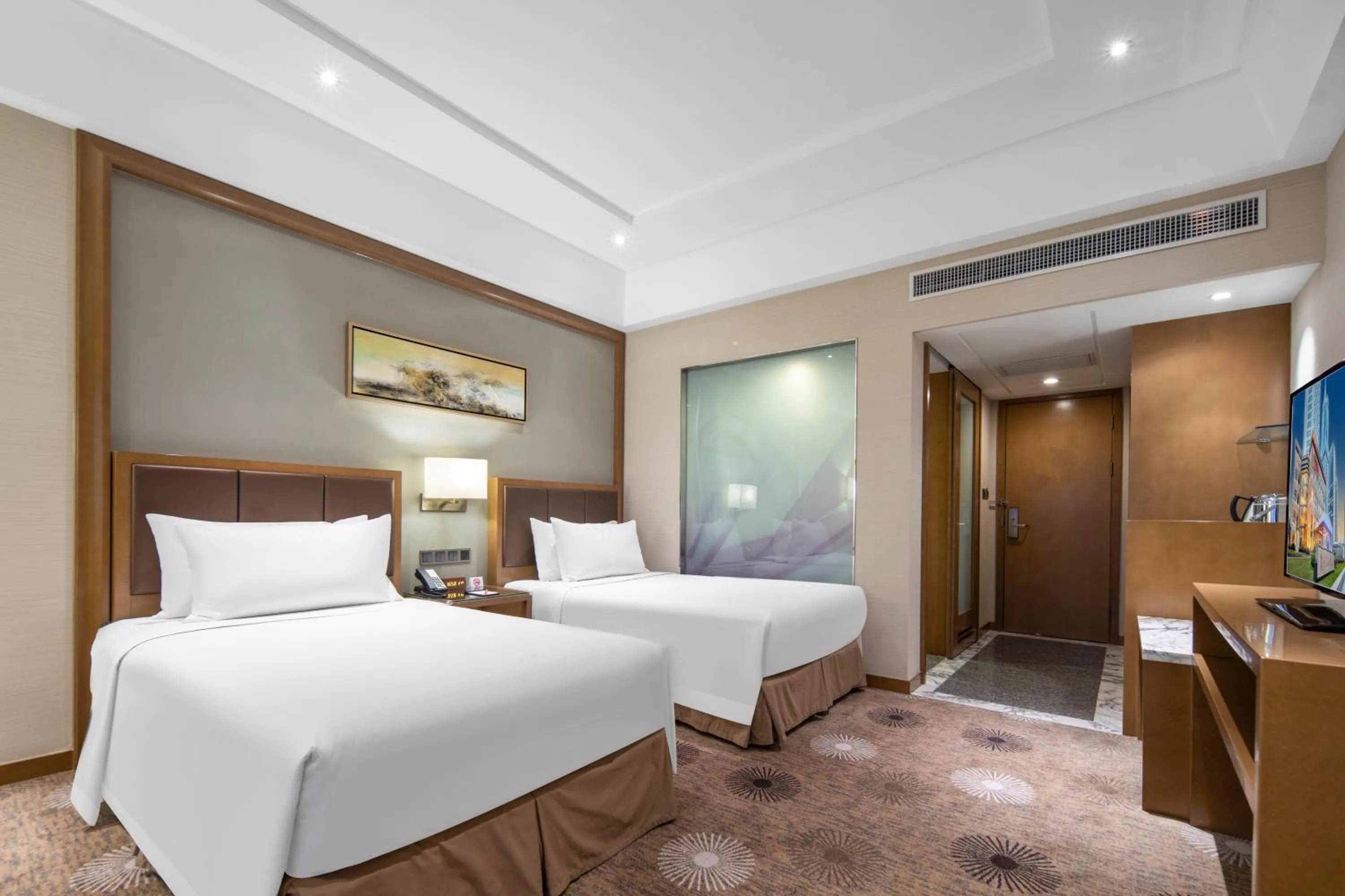 Photo of the whole room, Bed in Ramada Plaza Pudong Shanghai