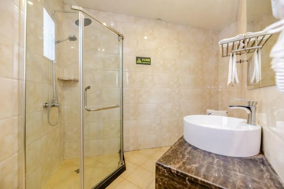 Bathroom in Holly's Hostel