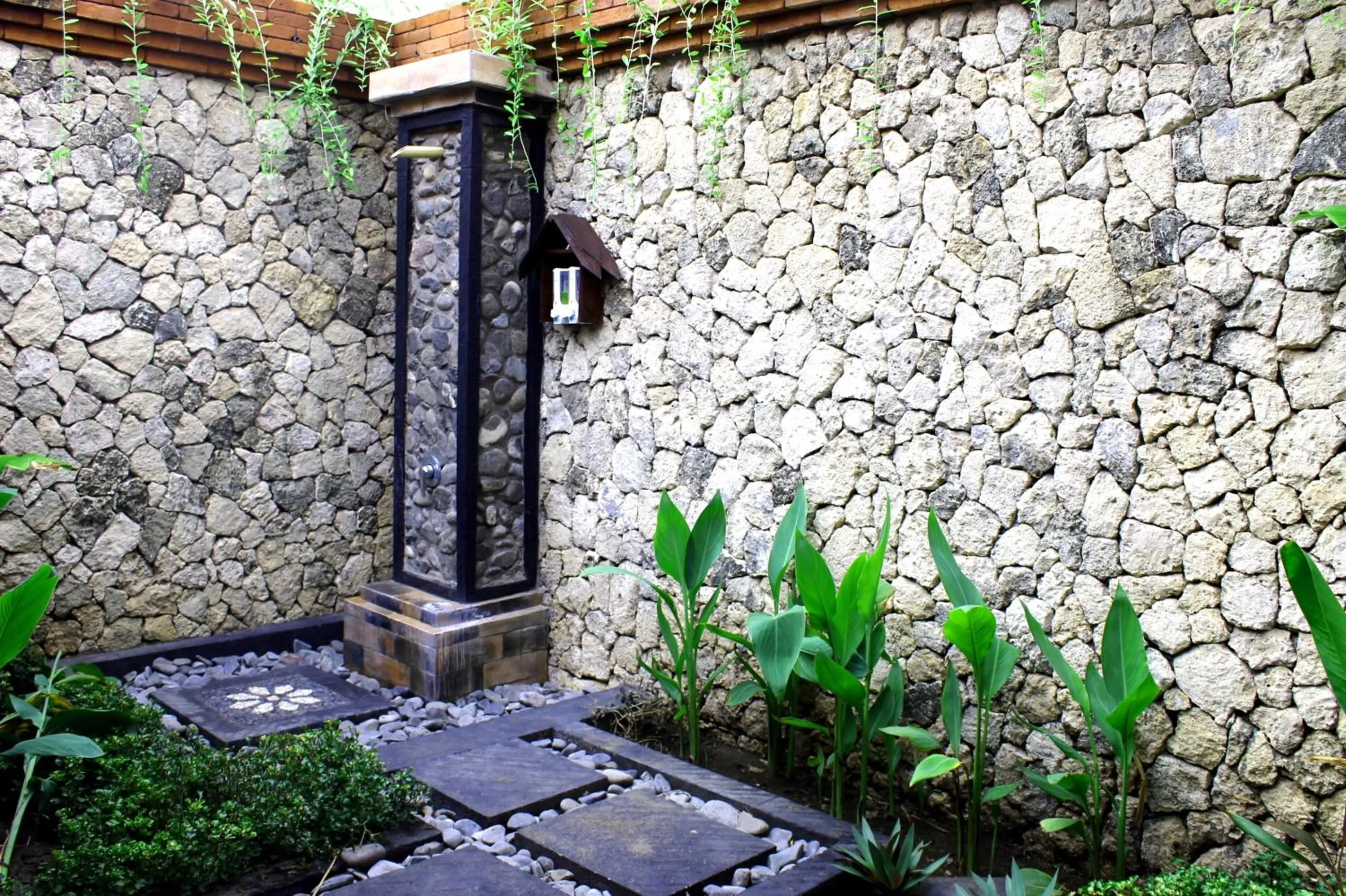 Shower in Mans Cottages & Spa