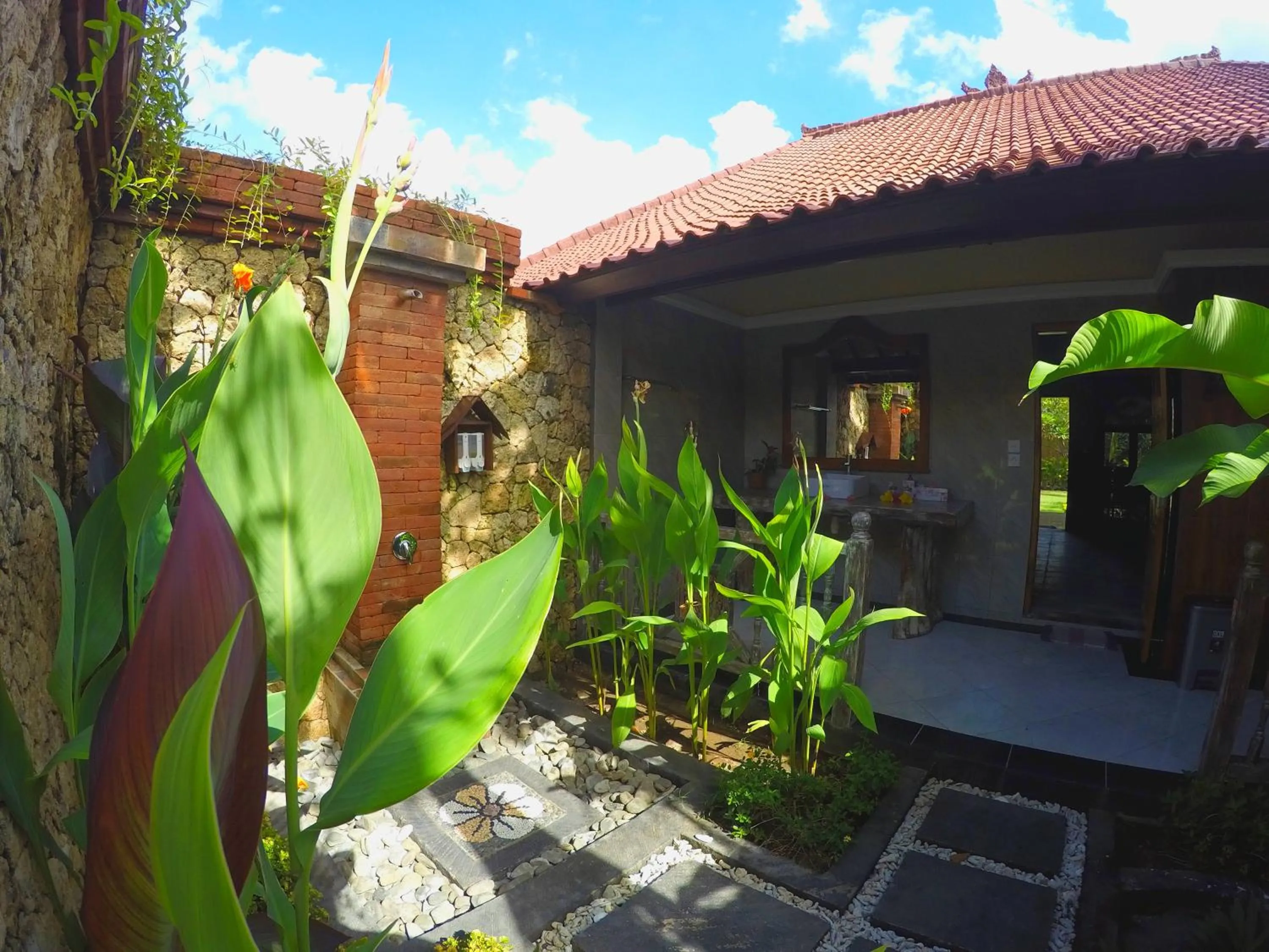 Shower in Mans Cottages & Spa