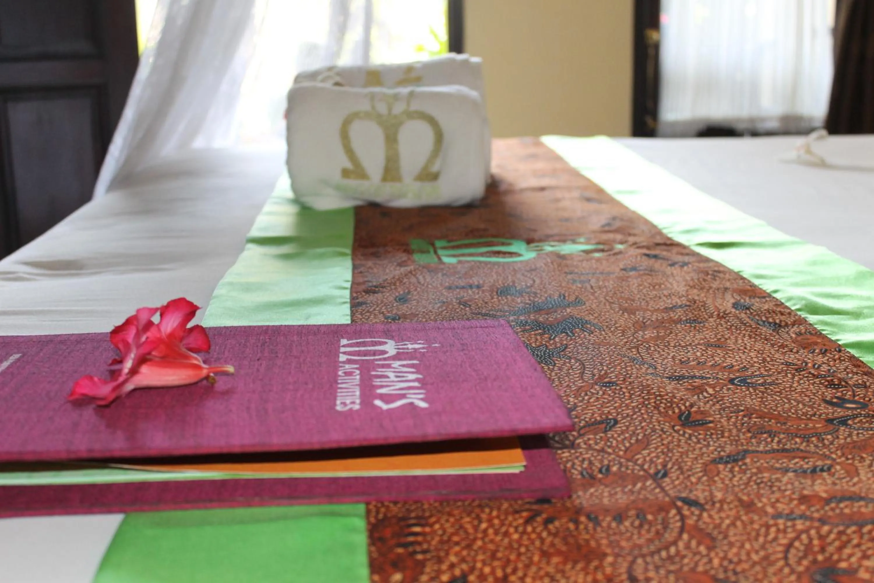 Bed in Mans Cottages & Spa