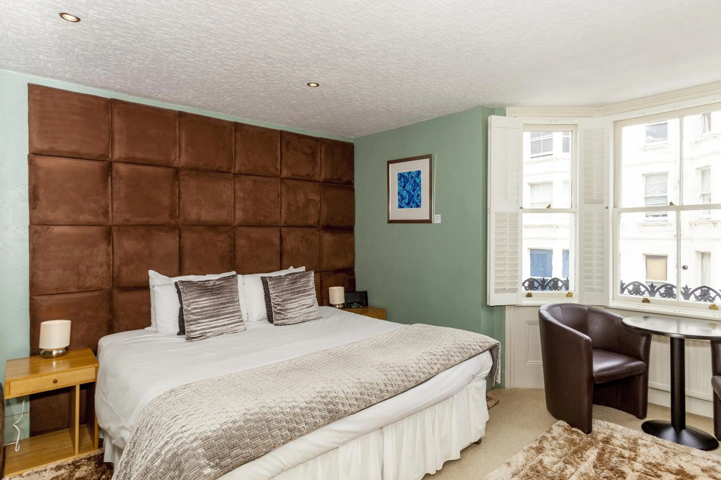 Bedroom, Bed in Brightonwave