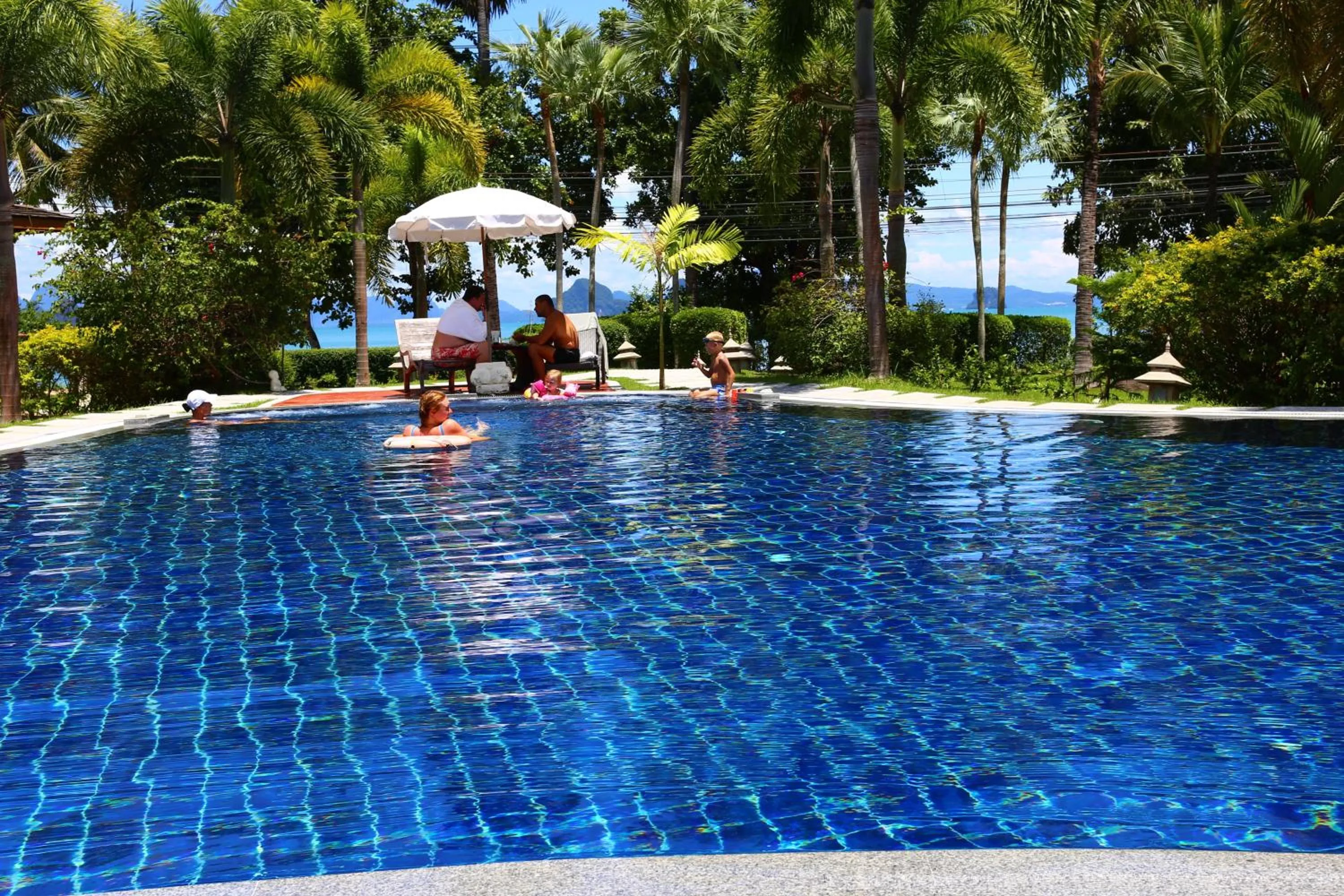 Swimming pool in Laguna Villas Boutique Hotel