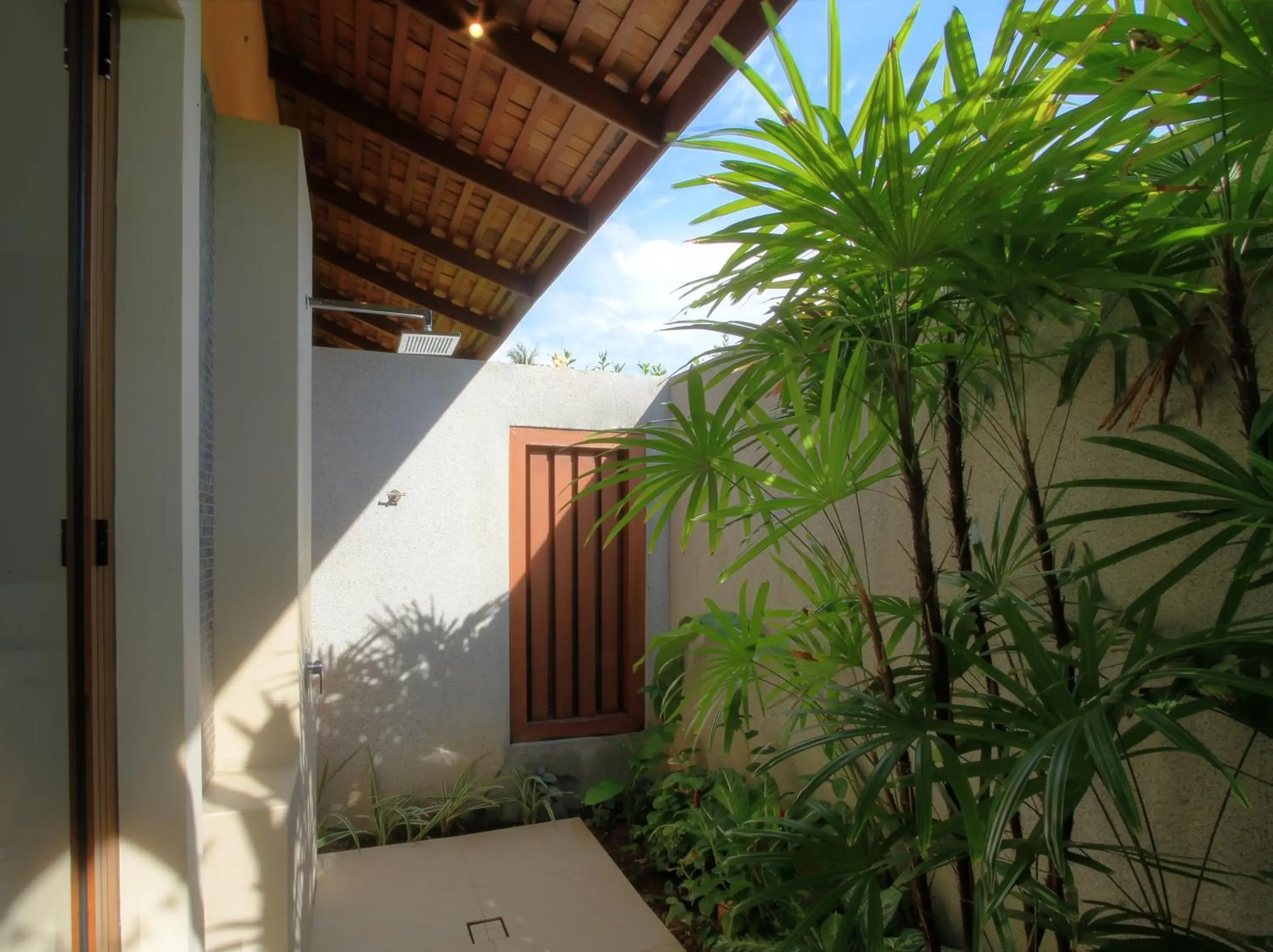 Deluxe Beach Suite - single occupancy in Laguna Villas Boutique Hotel Deluxe Beach Suite - single occupancy in Laguna Villas Boutique Hotel