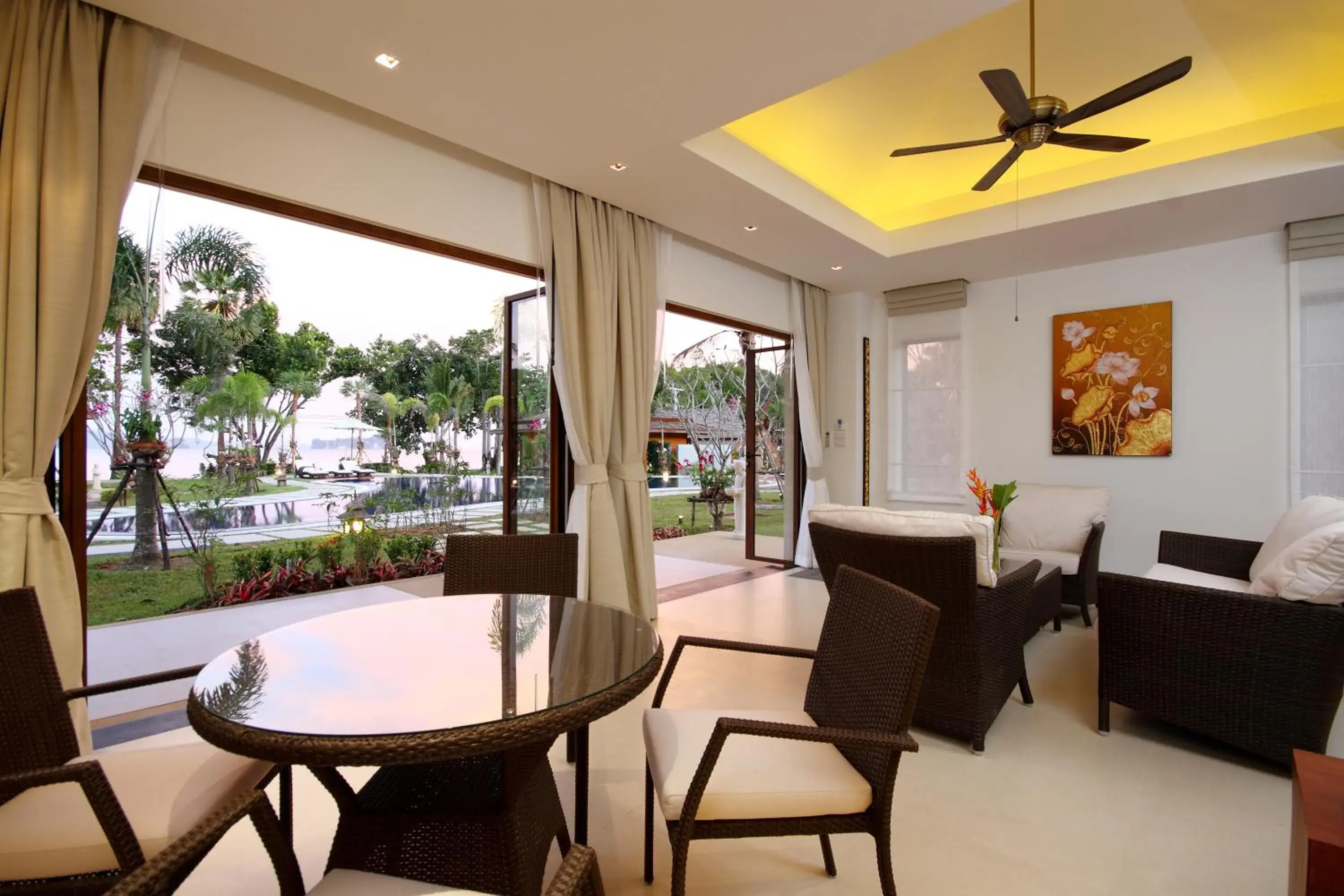 Deluxe Beach Suite - single occupancy in Laguna Villas Boutique Hotel Deluxe Beach Suite - single occupancy in Laguna Villas Boutique Hotel