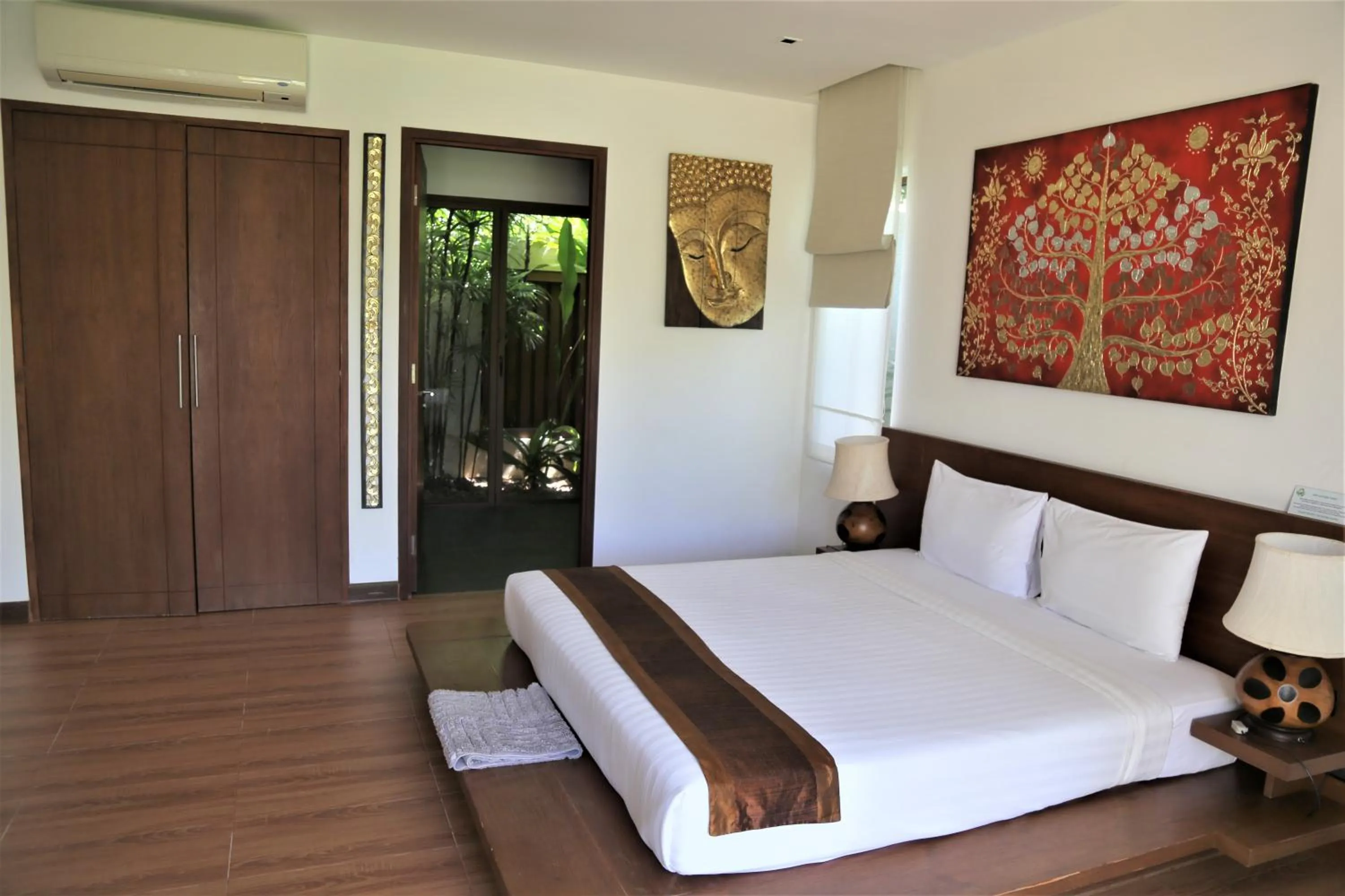 Bed in Laguna Villas Boutique Hotel