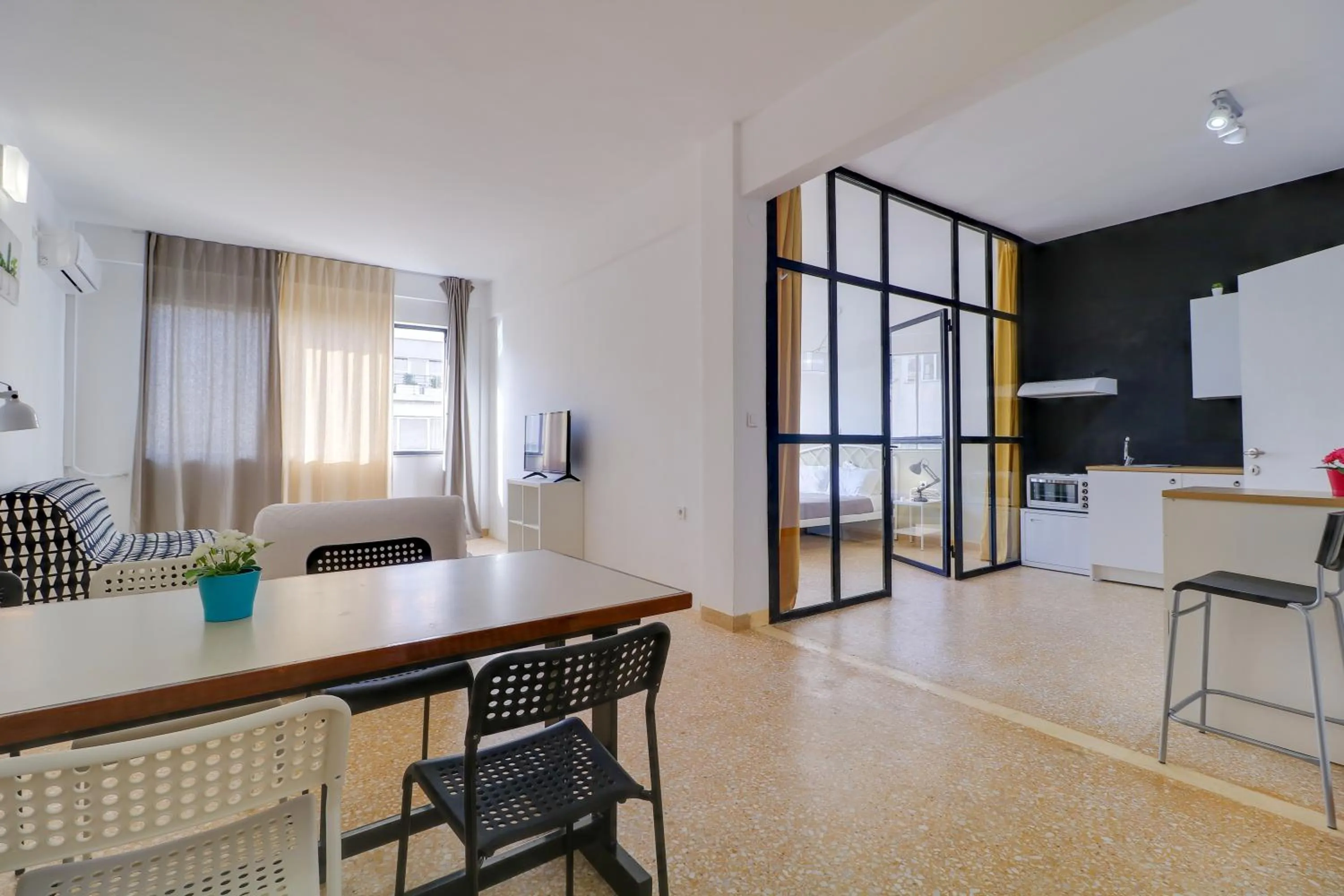 Kitchen or kitchenette in athens.apartotel.1