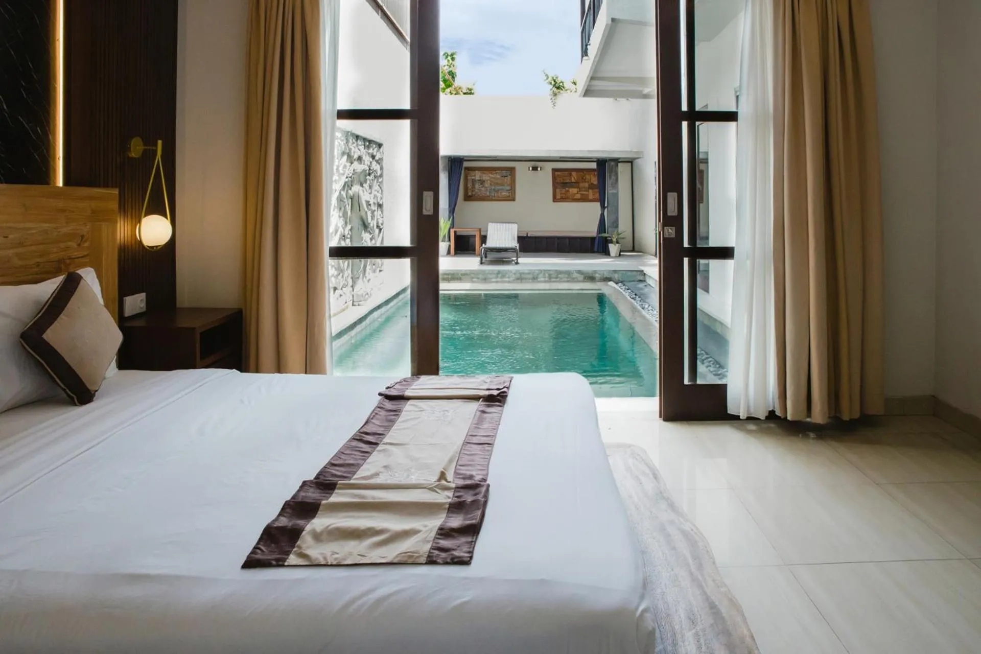 Bedroom, Bed in White Lotus Villas Seminyak