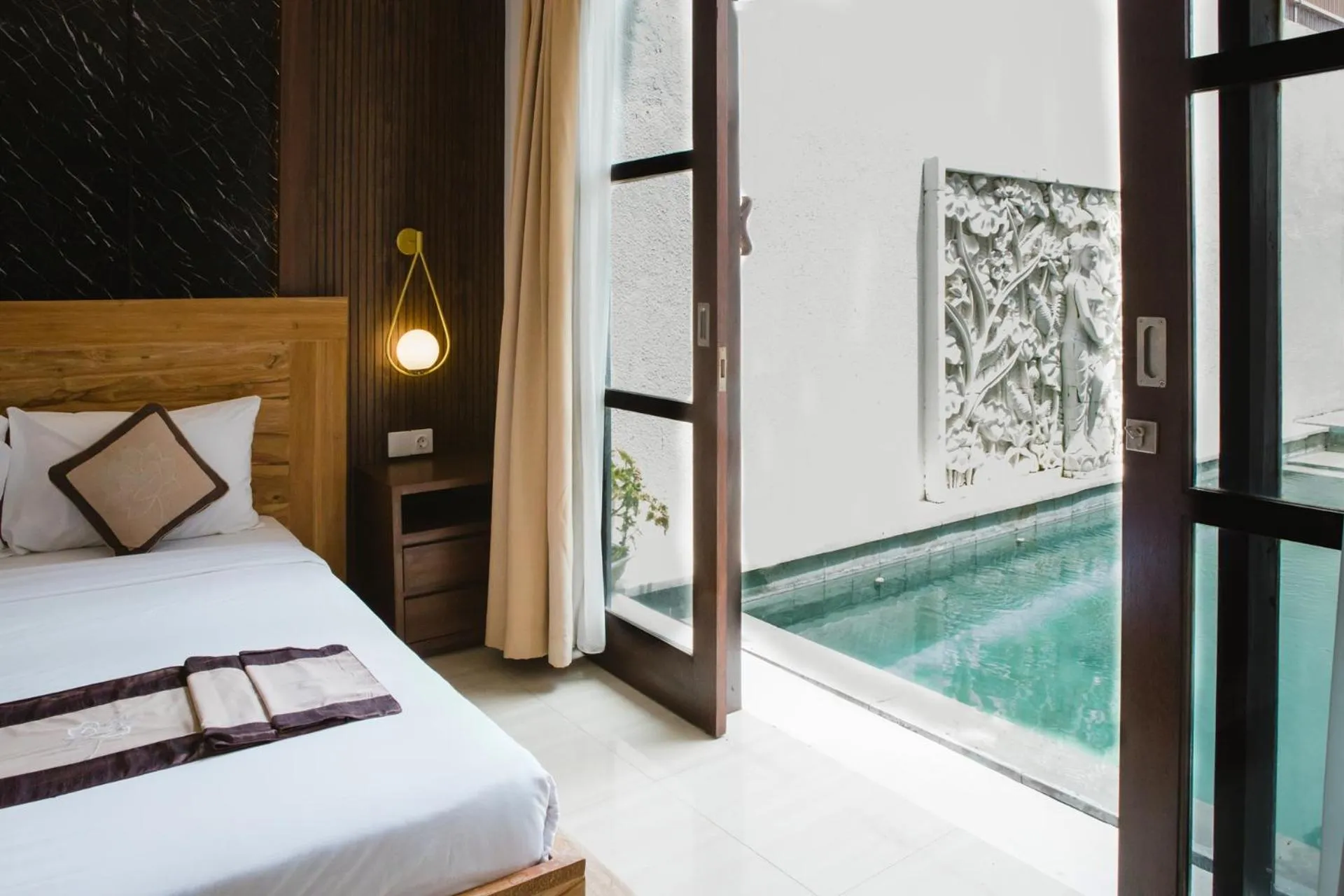 Bedroom, Bed in White Lotus Villas Seminyak