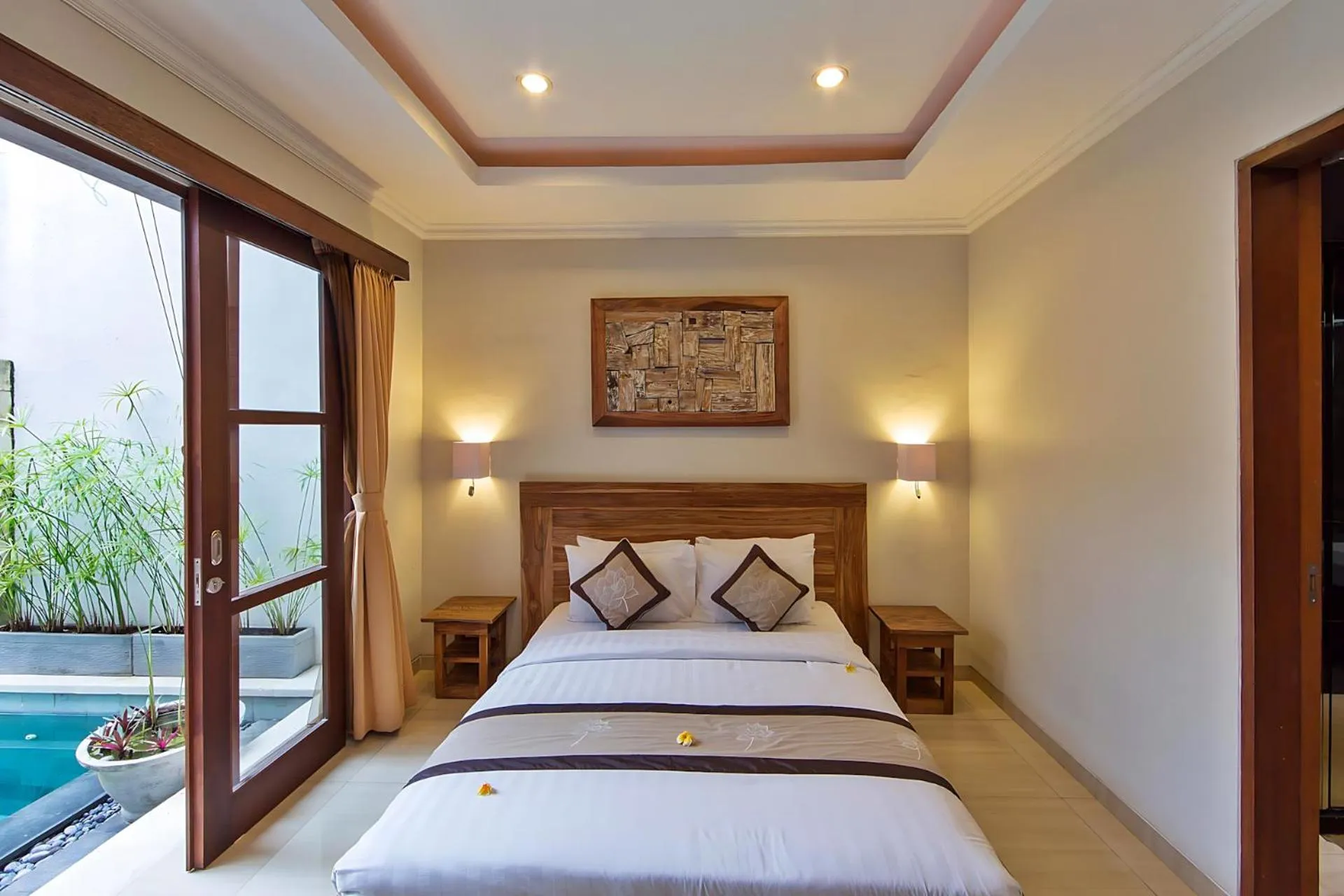 Bedroom, Bed in White Lotus Villas Seminyak