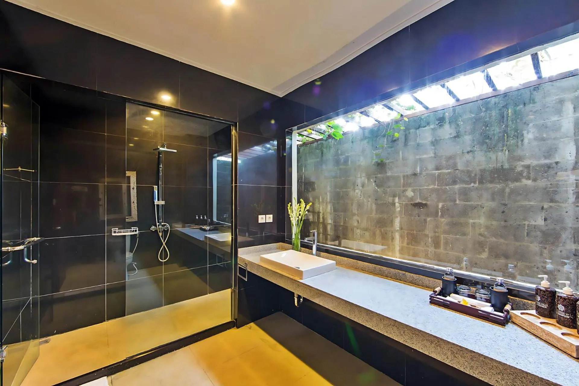 Bathroom in White Lotus Villas Seminyak