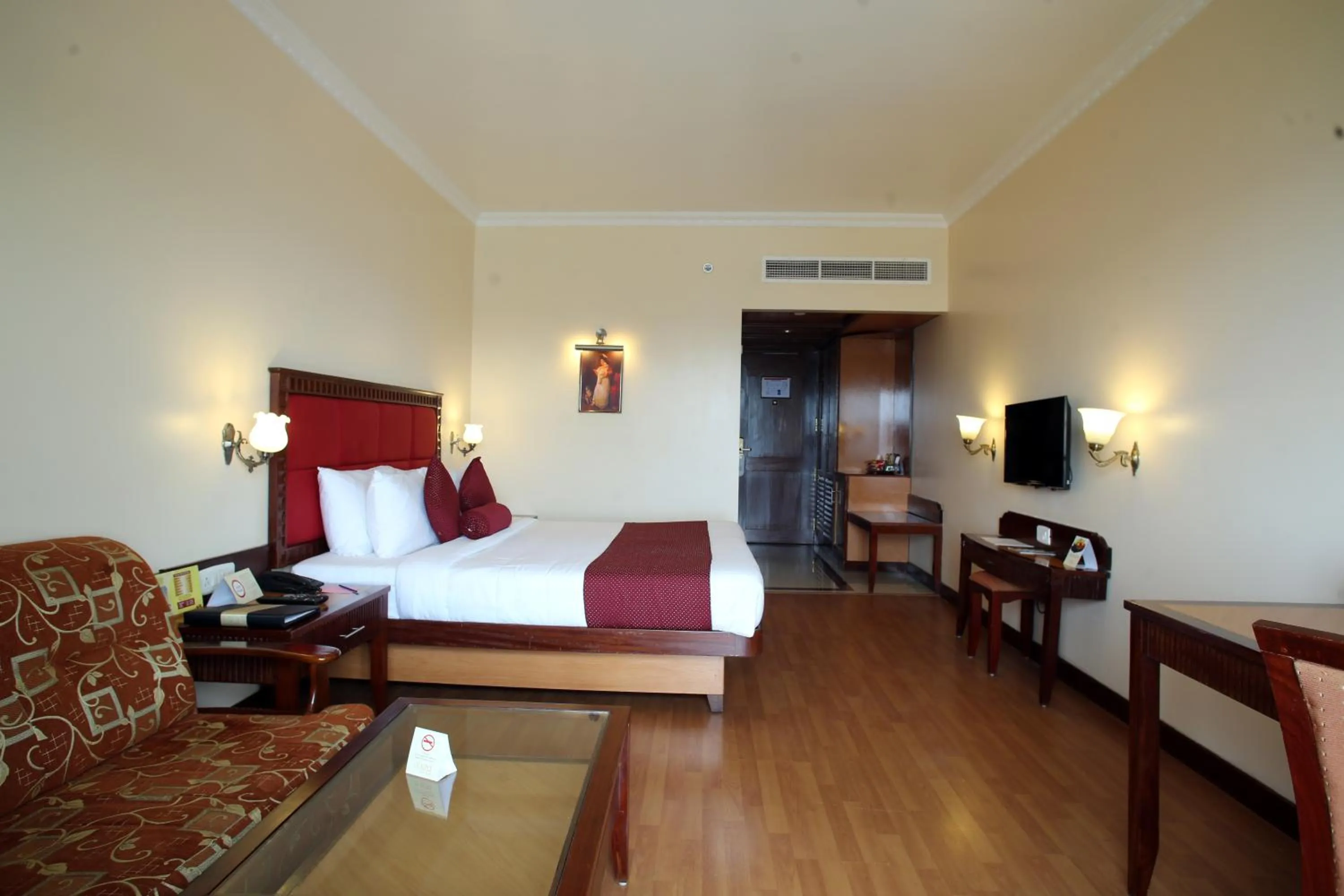 Photo of the whole room in Joys Palace Hotel