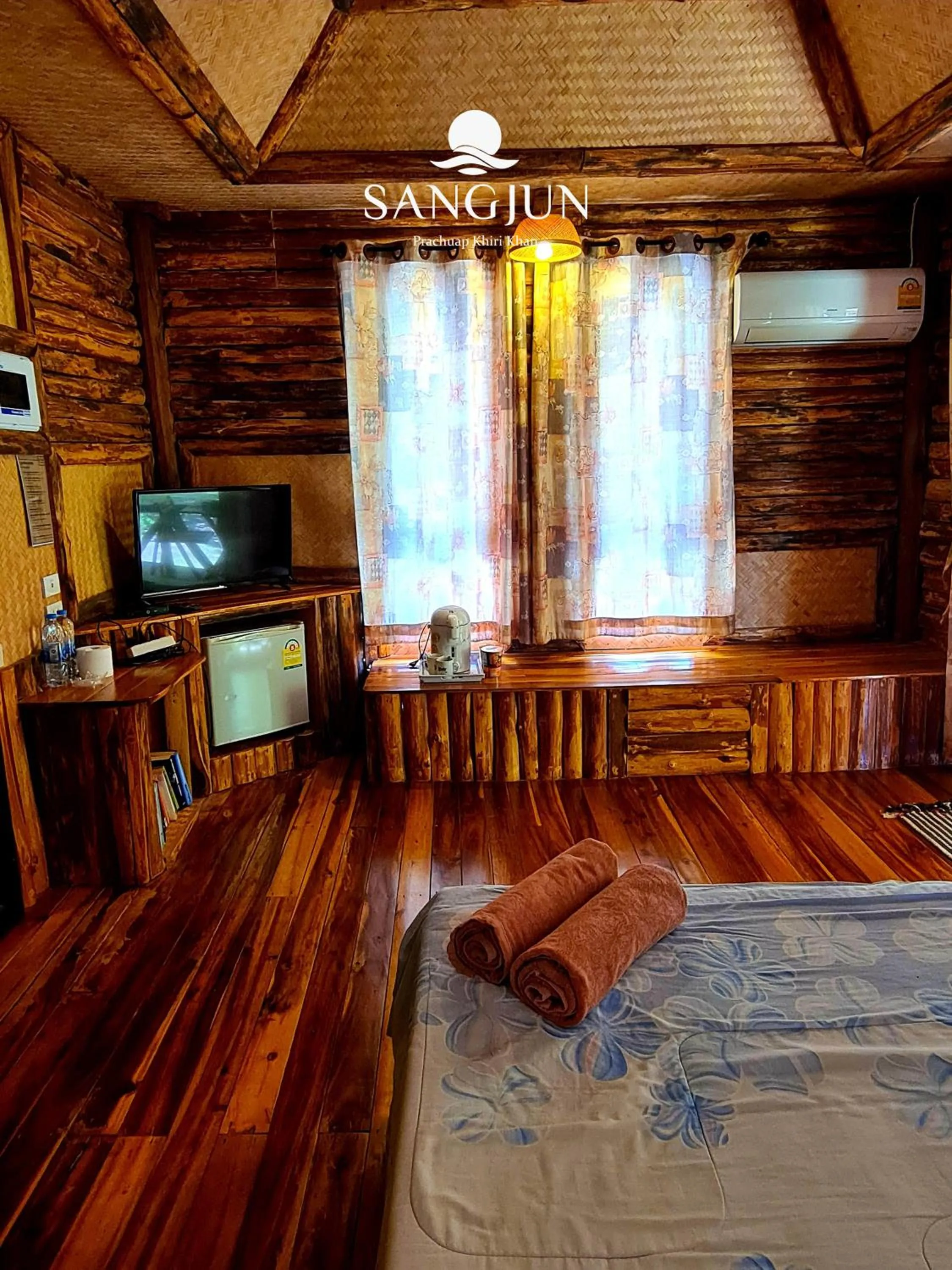Photo of the whole room, Bed in Sangjun On Beach Resort