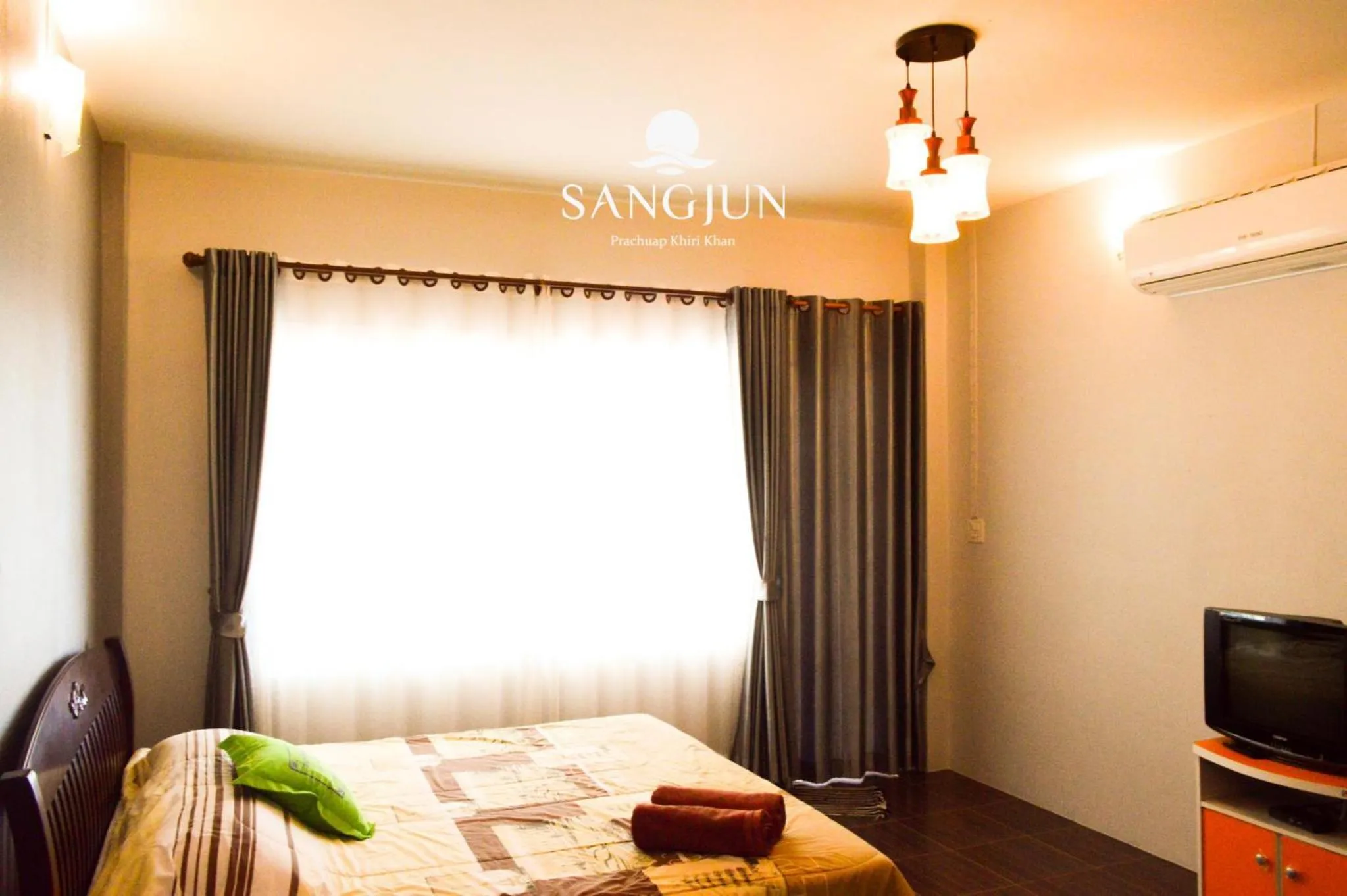Photo of the whole room, Bed in Sangjun On Beach Resort