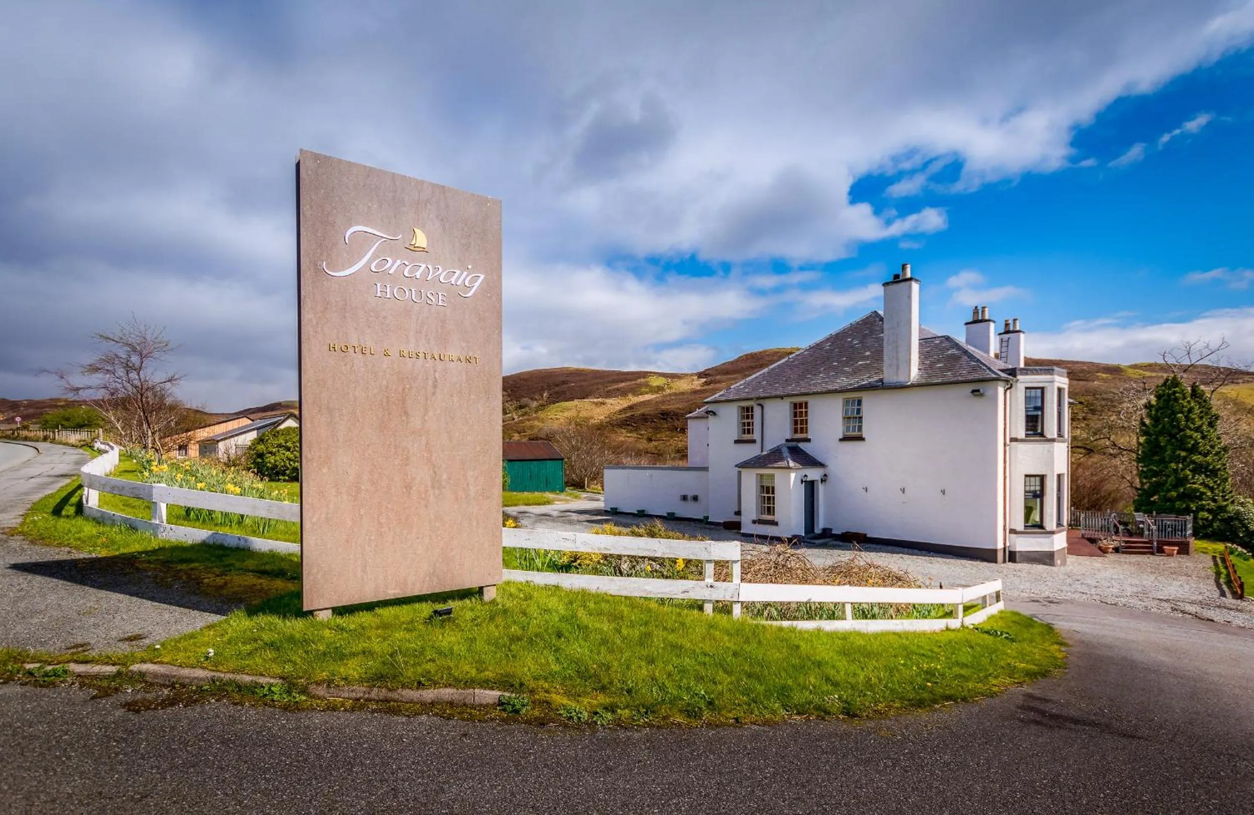Property building in Toravaig House Hotel