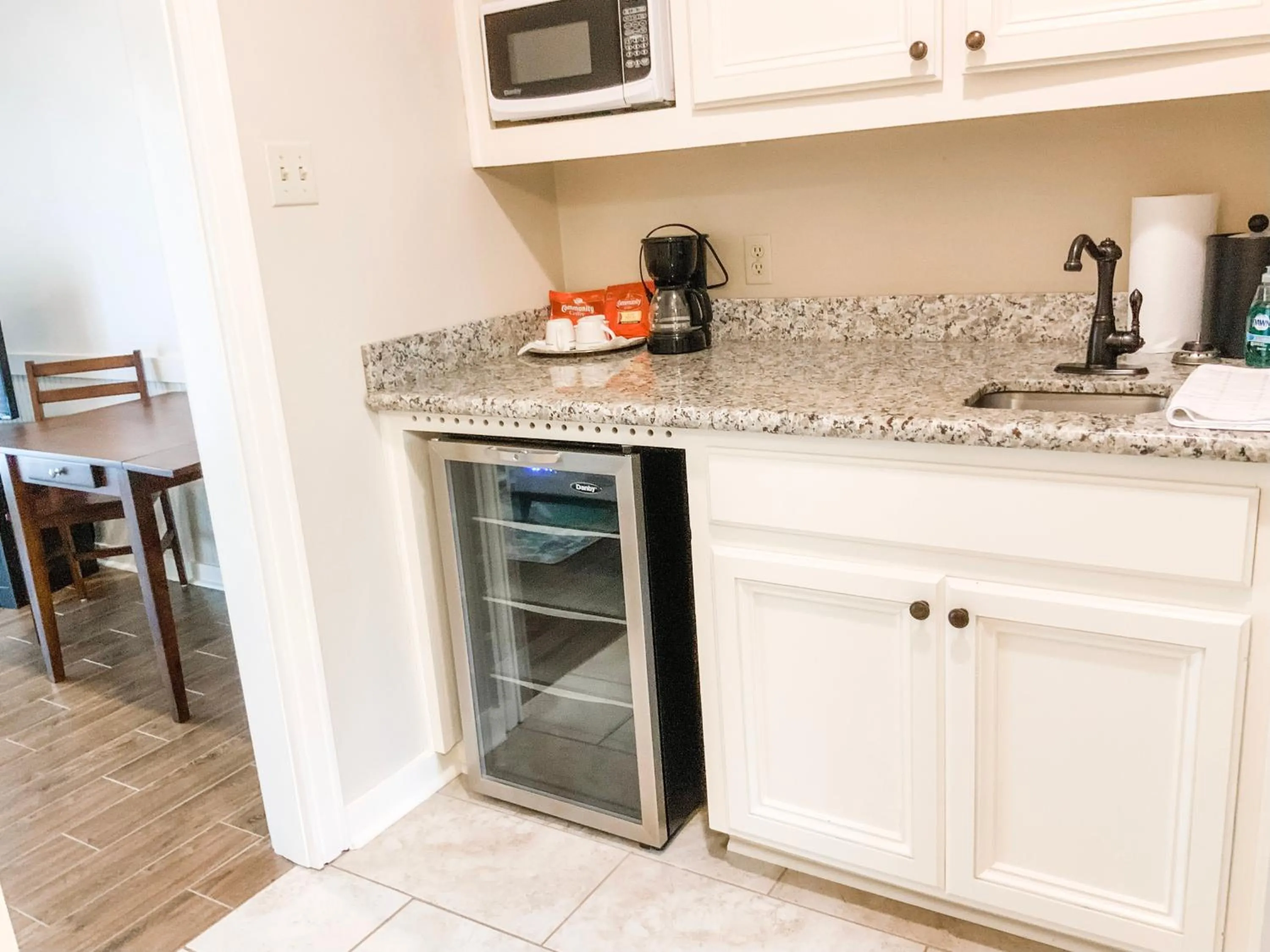 Kitchen or kitchenette in The Lodge at The Bluffs