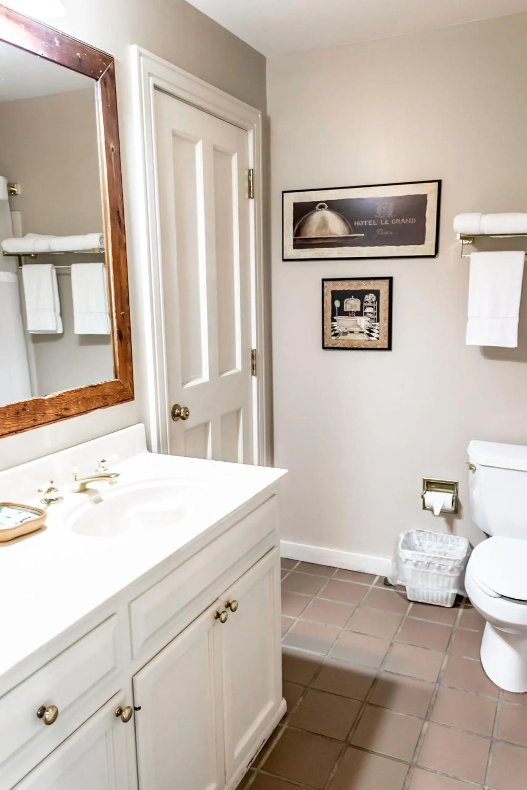 Bathroom in The Lodge at The Bluffs