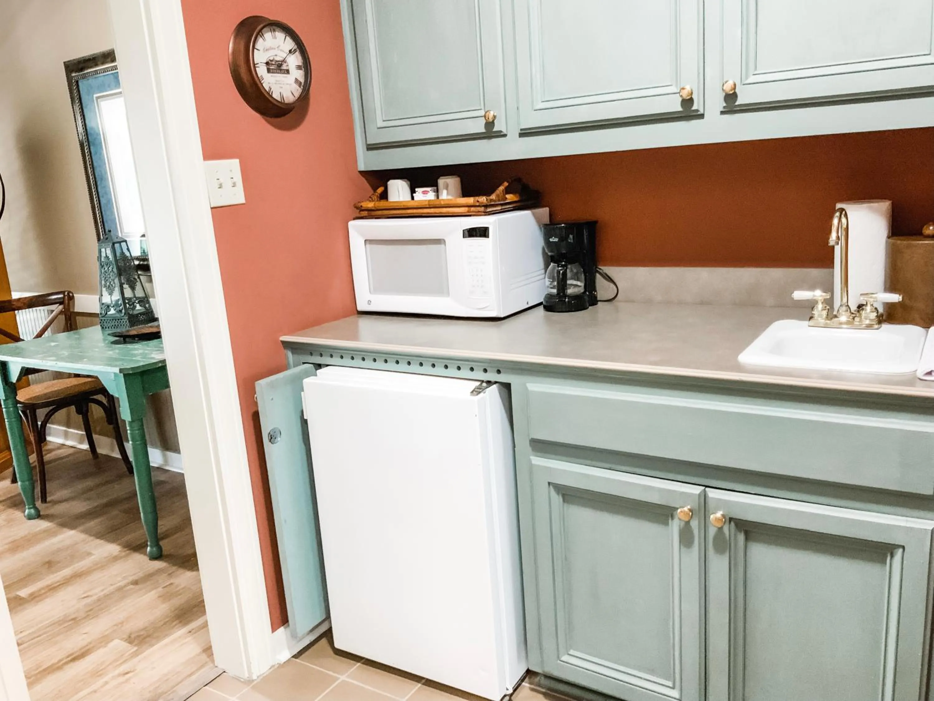 Kitchen or kitchenette in The Lodge at The Bluffs