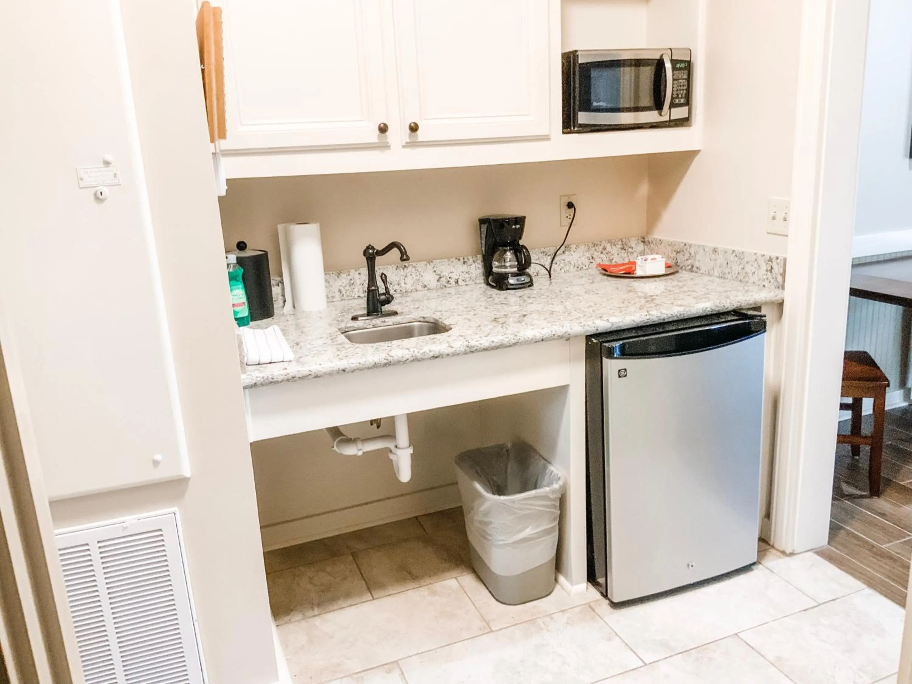 Kitchen or kitchenette in The Lodge at The Bluffs