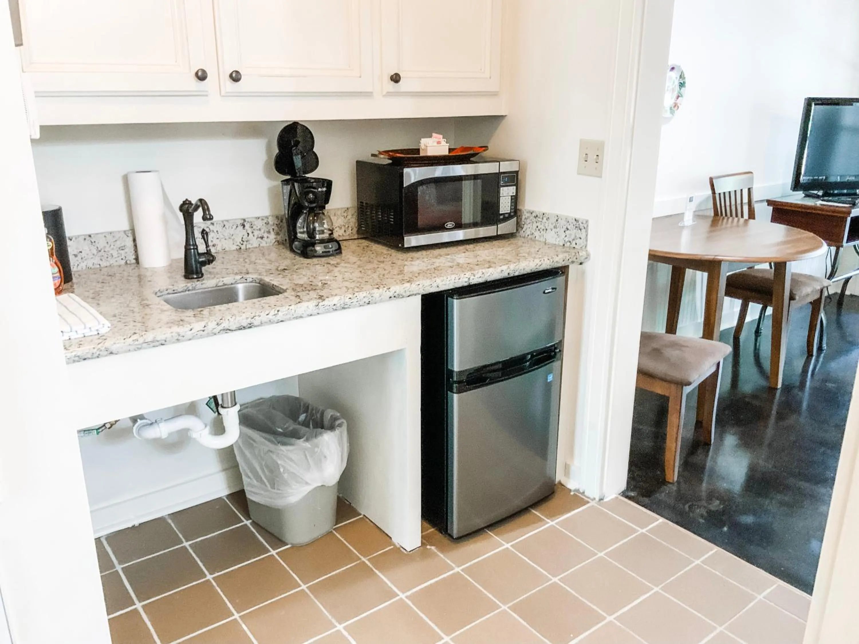 Kitchen or kitchenette in The Lodge at The Bluffs
