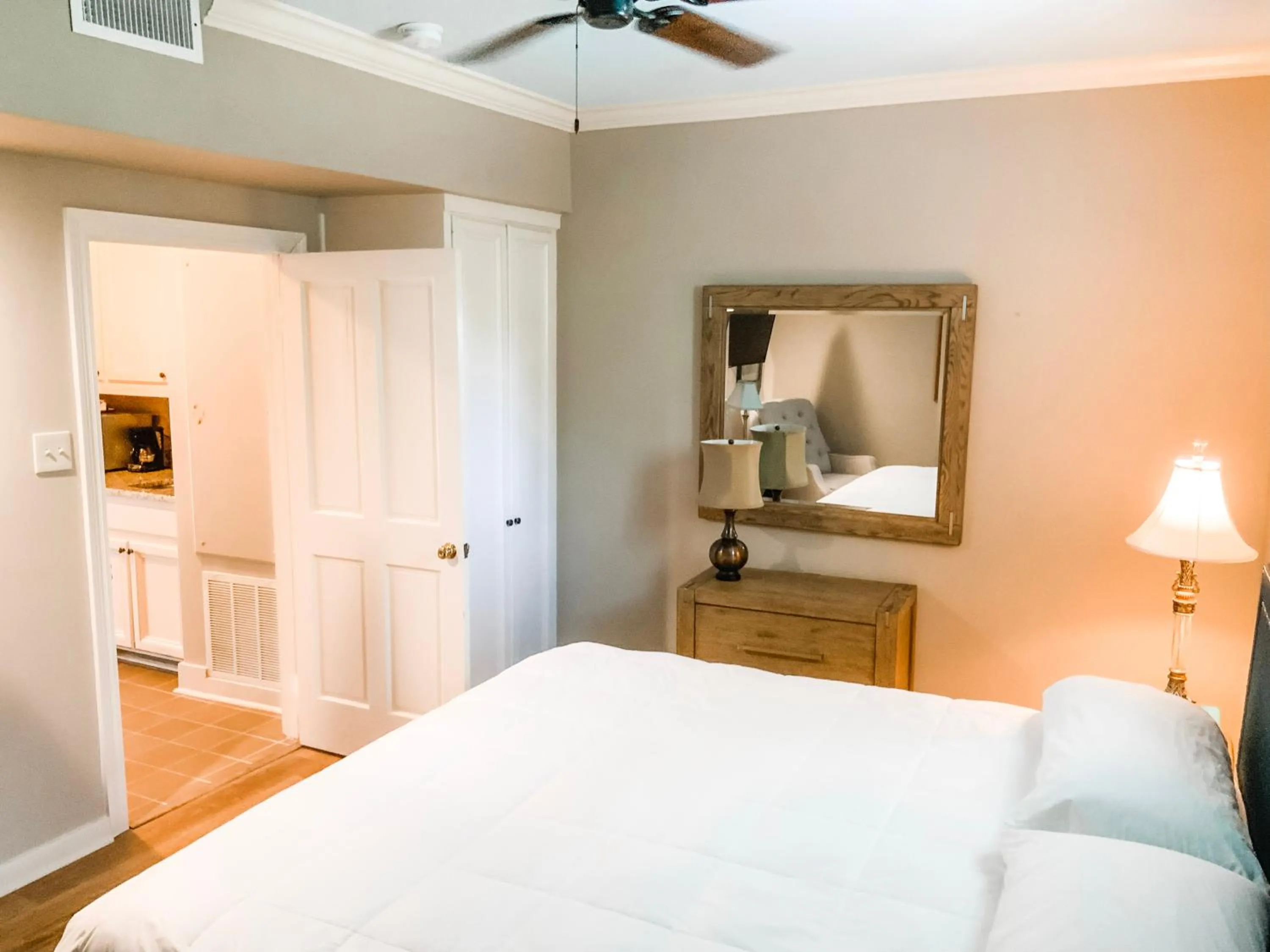 Bedroom, Bed in The Lodge at The Bluffs