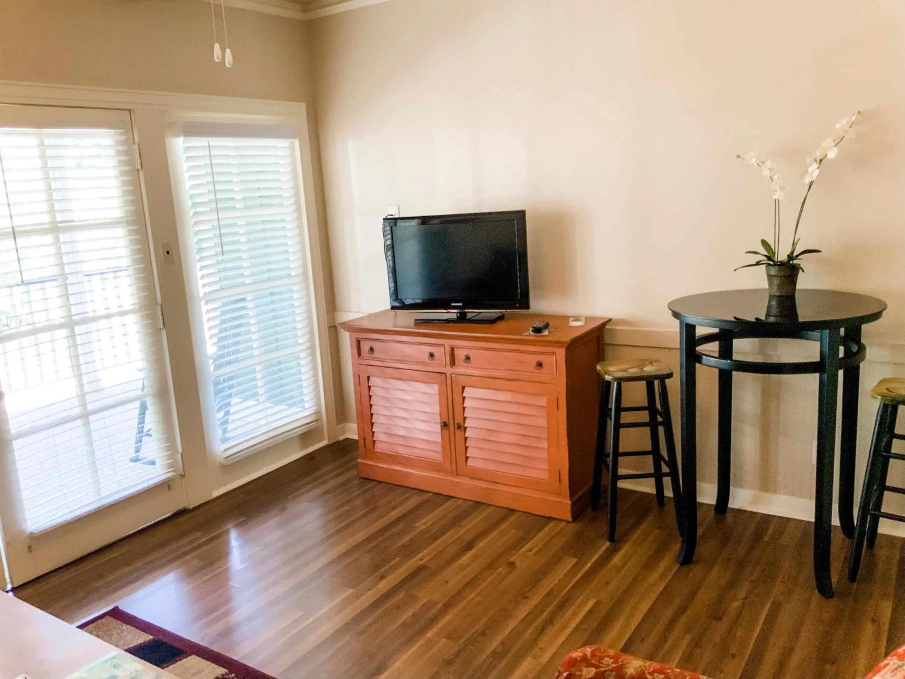 Living room in The Lodge at The Bluffs