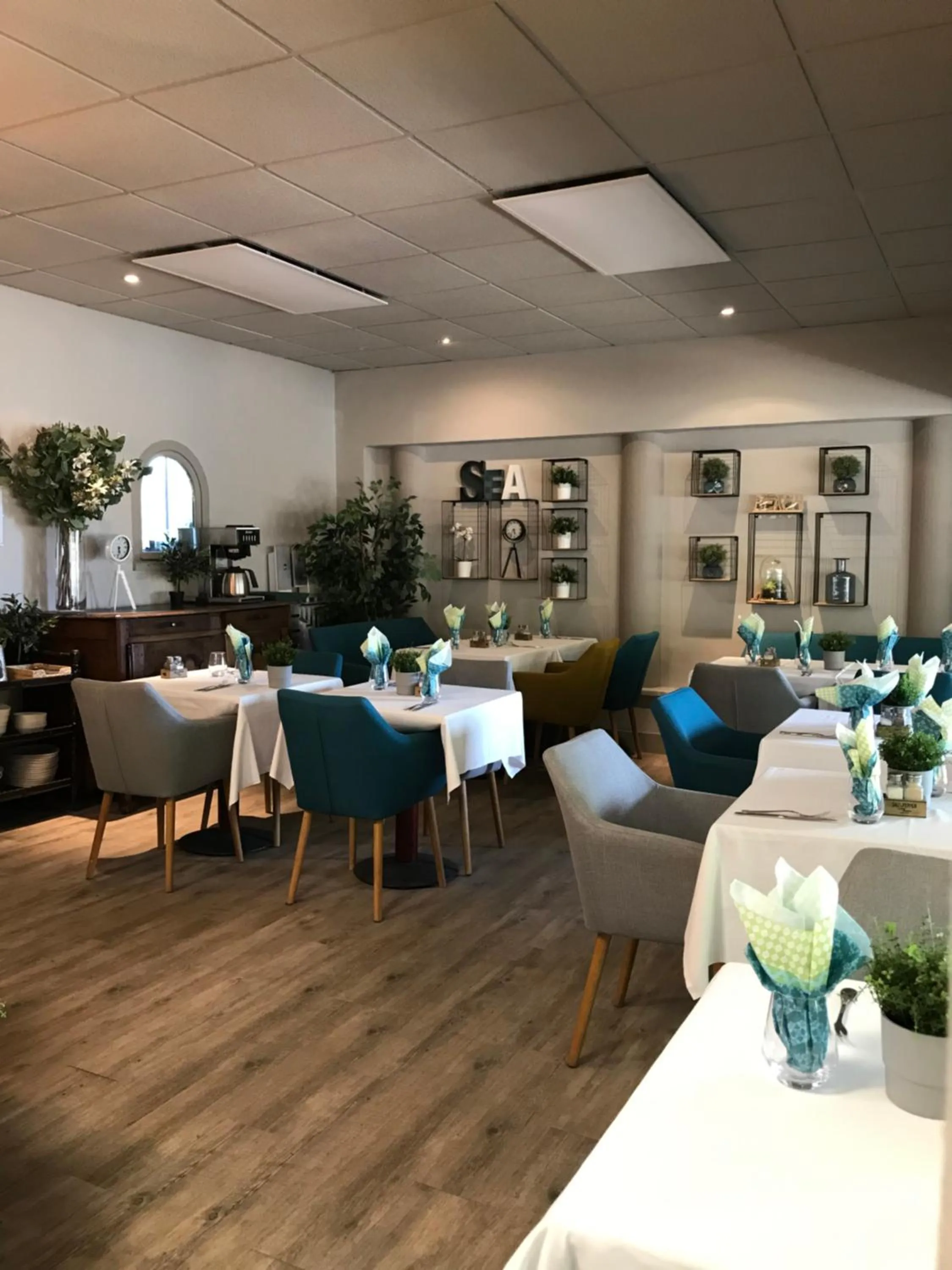 Restaurant/places to eat in Hotel La Calanque