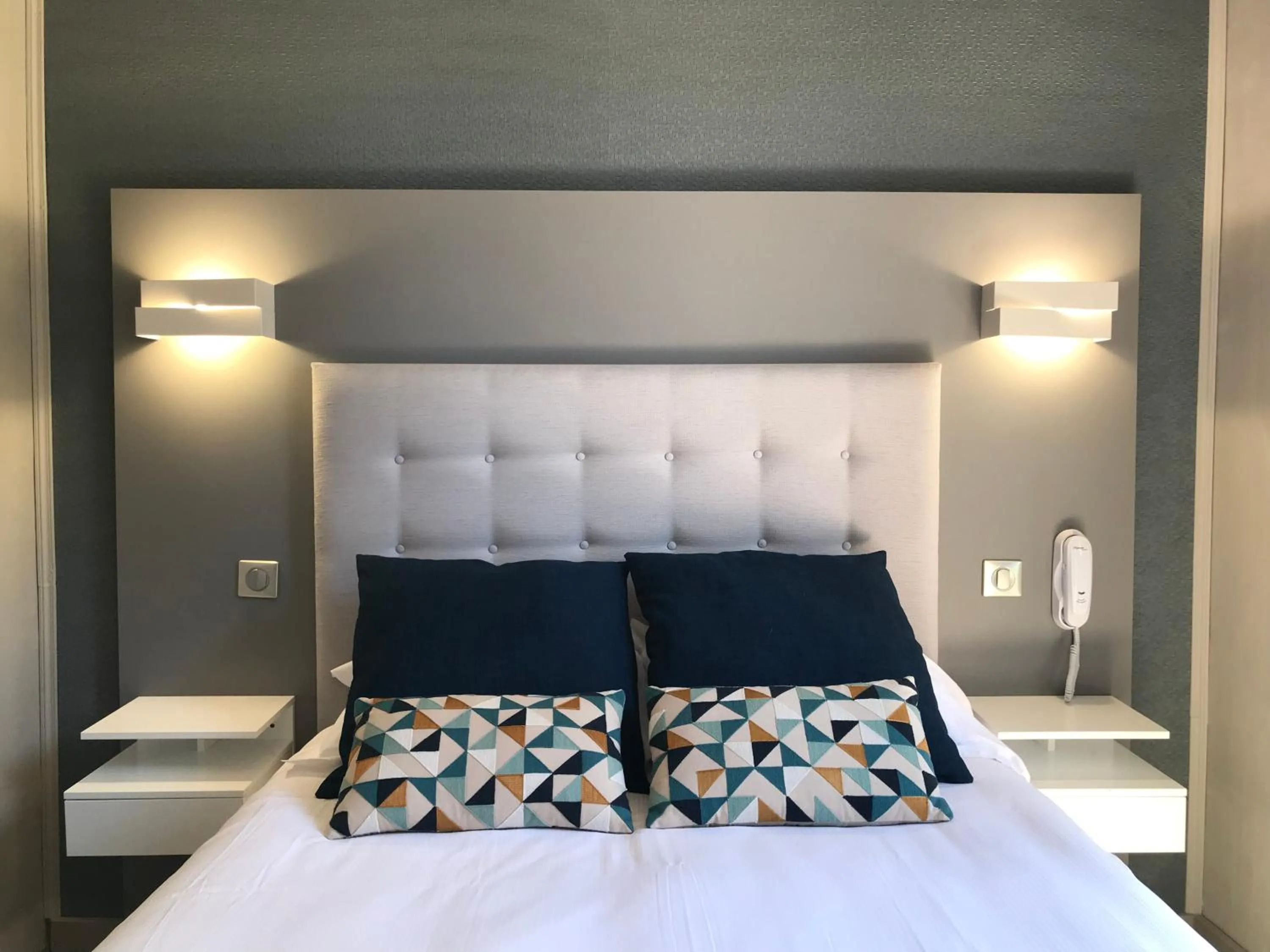 Bedroom, Bed in Hotel La Calanque