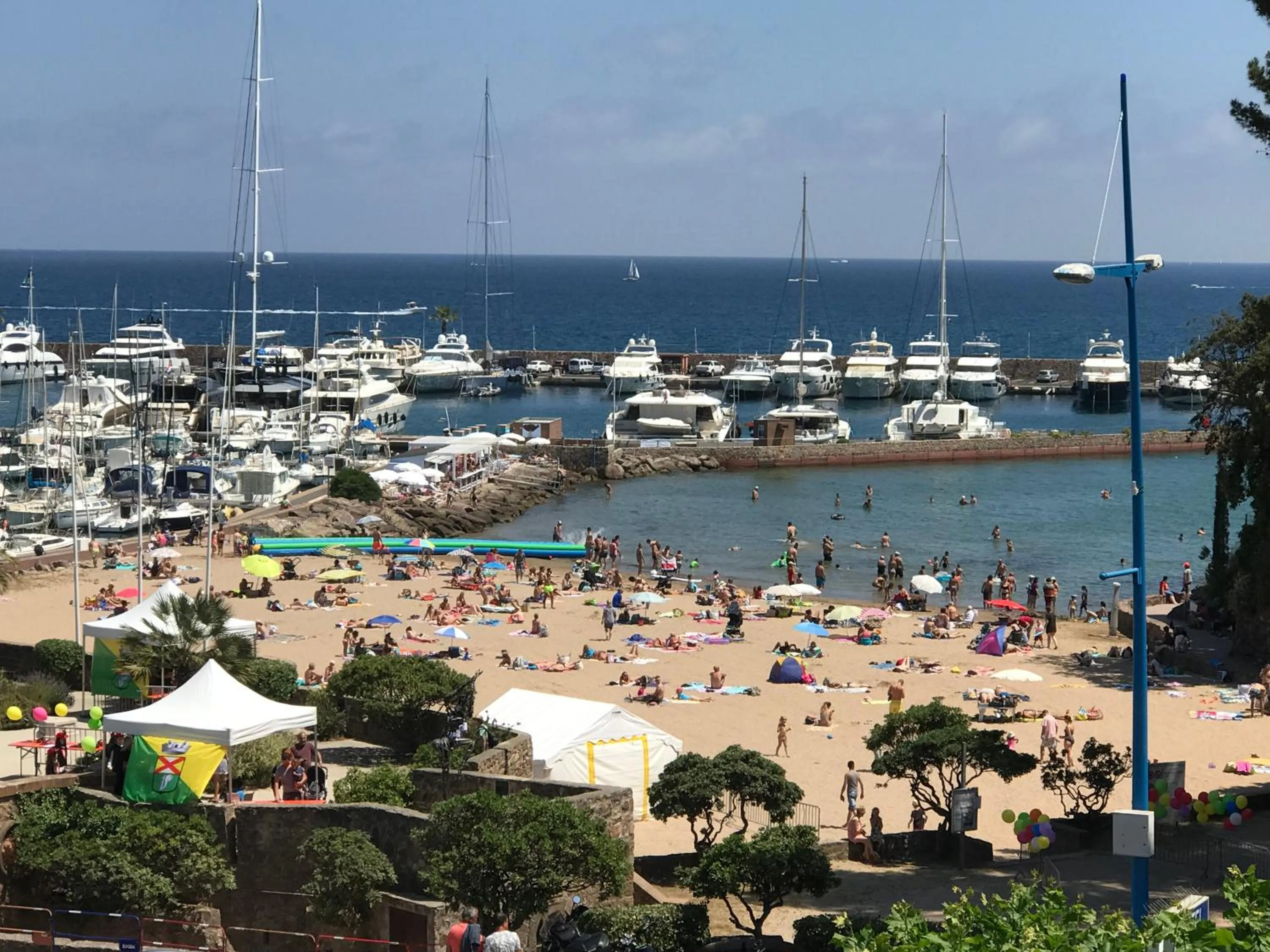Beach in Hotel La Calanque