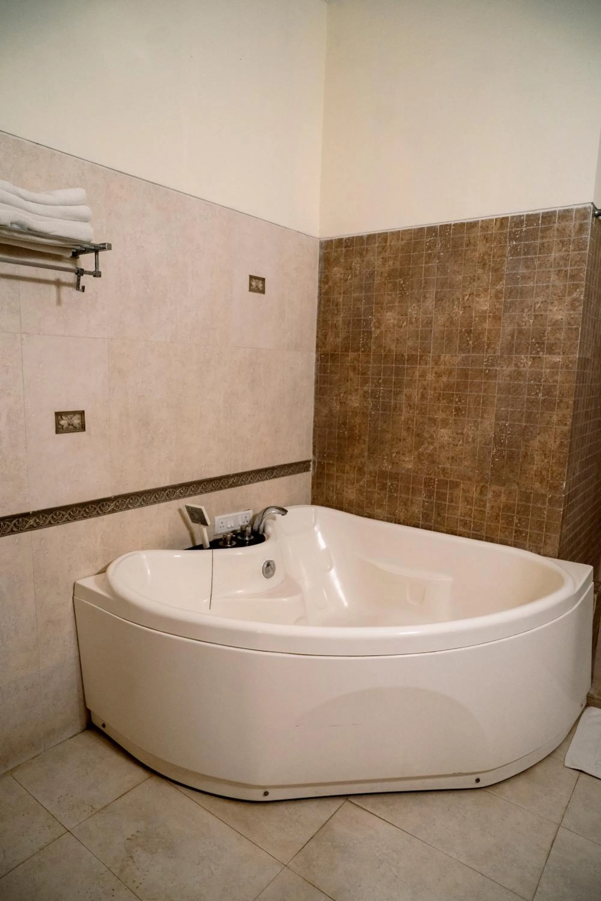 Bathroom in Hotel Merwara Estate- A Luxury Heritage Resort