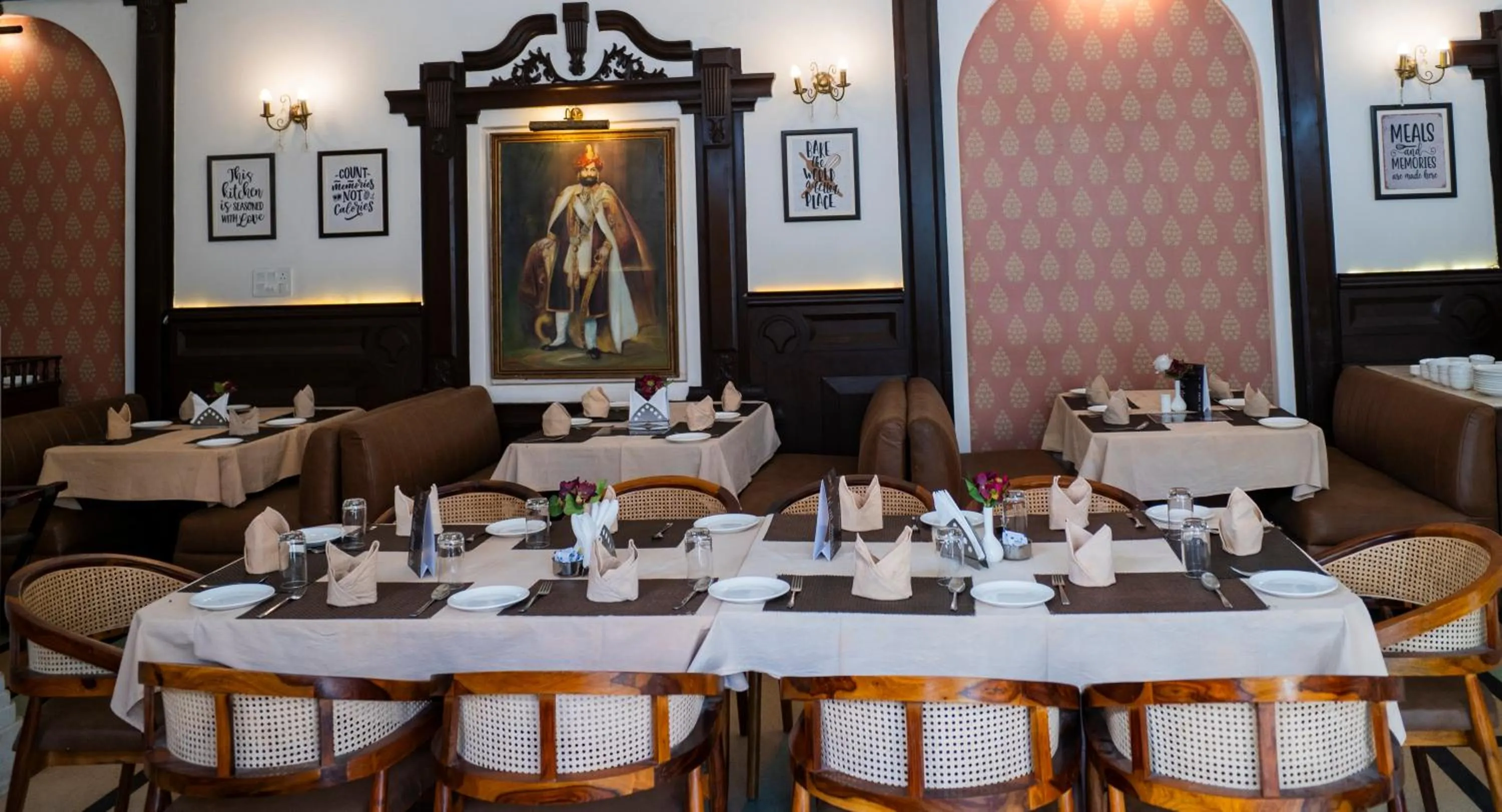 Restaurant/places to eat in Hotel Merwara Estate- A Luxury Heritage Resort