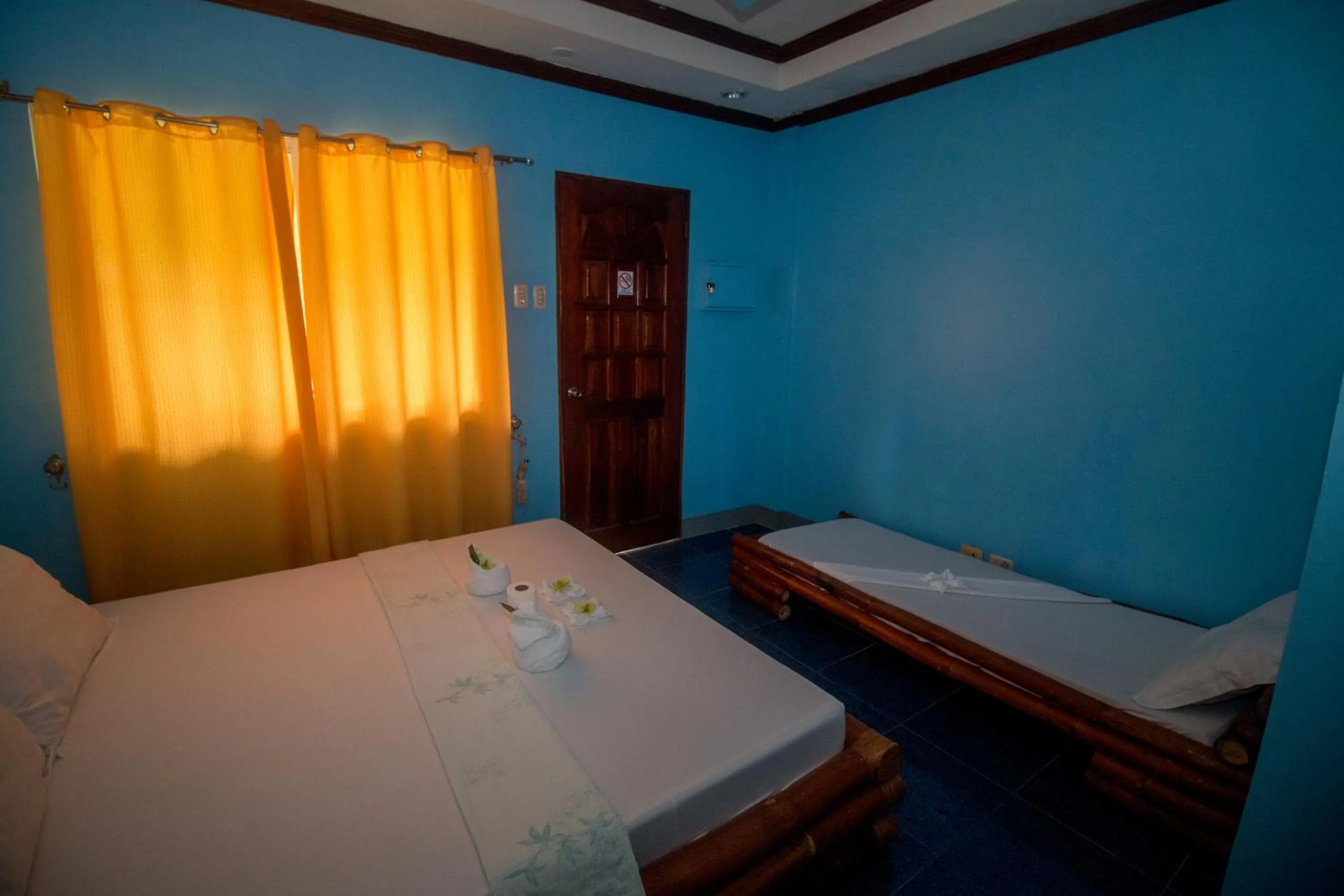 Photo of the whole room, Bed in Moonlight Resort