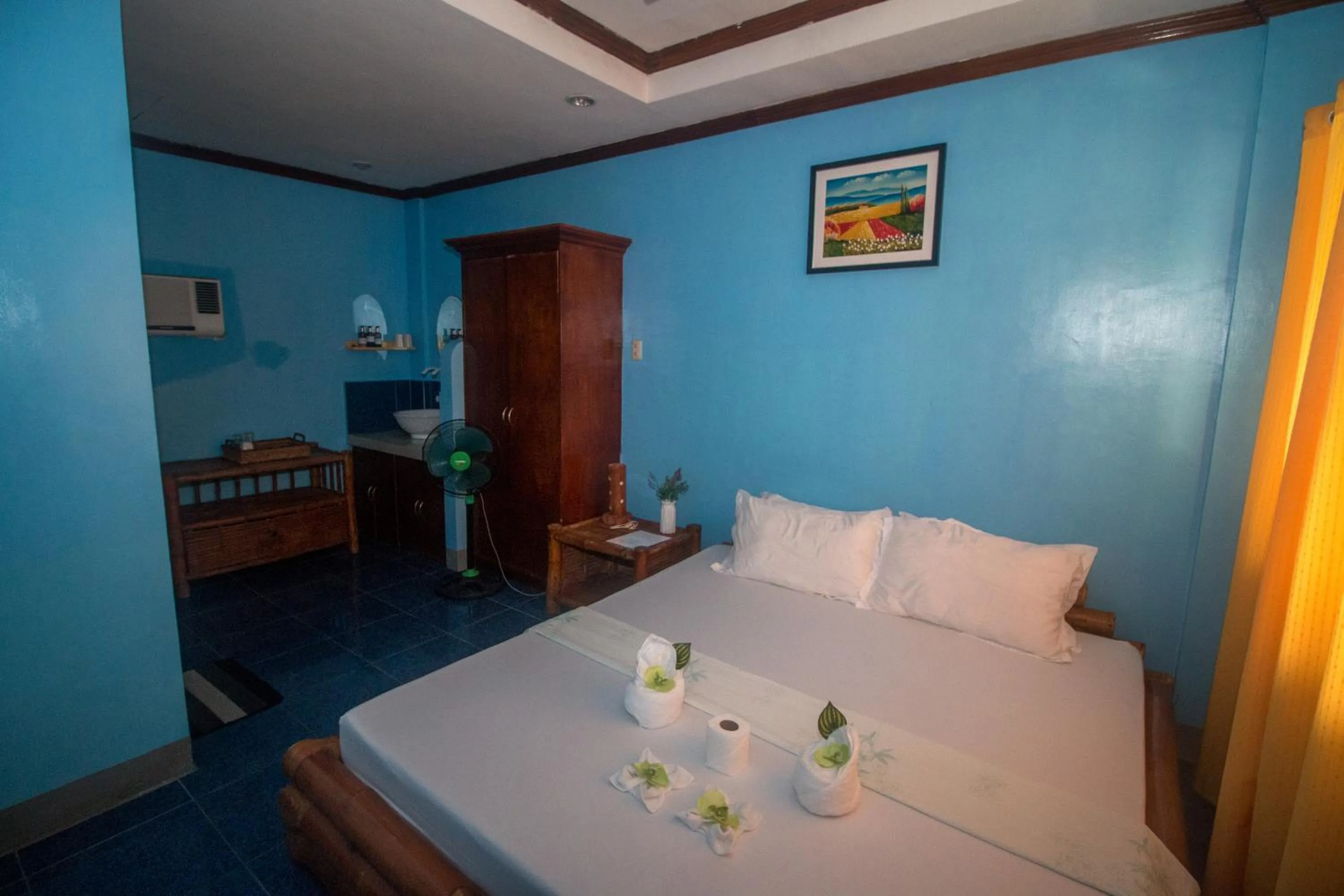 Photo of the whole room, Bed in Moonlight Resort