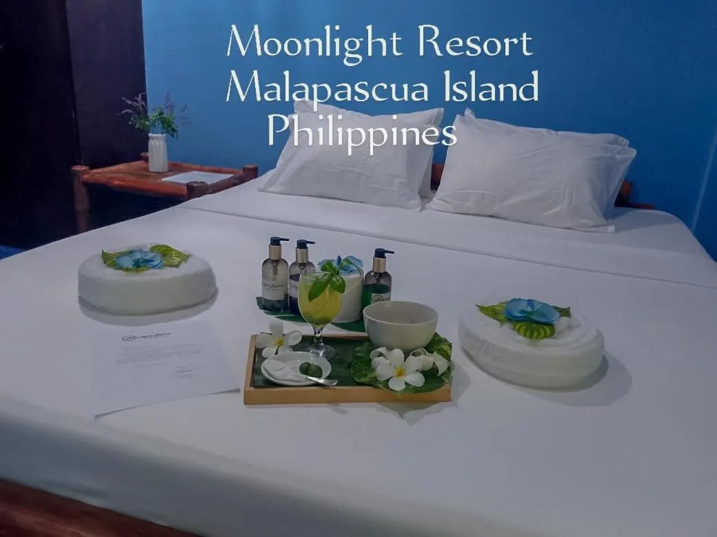 Photo of the whole room, Bed in Moonlight Resort