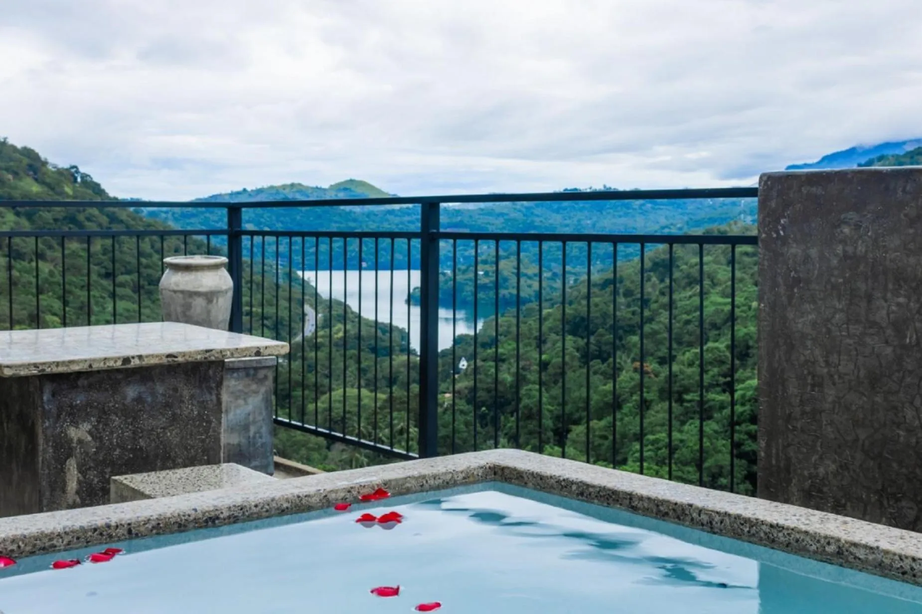 Patio in Kandy Victoria Eco Resort