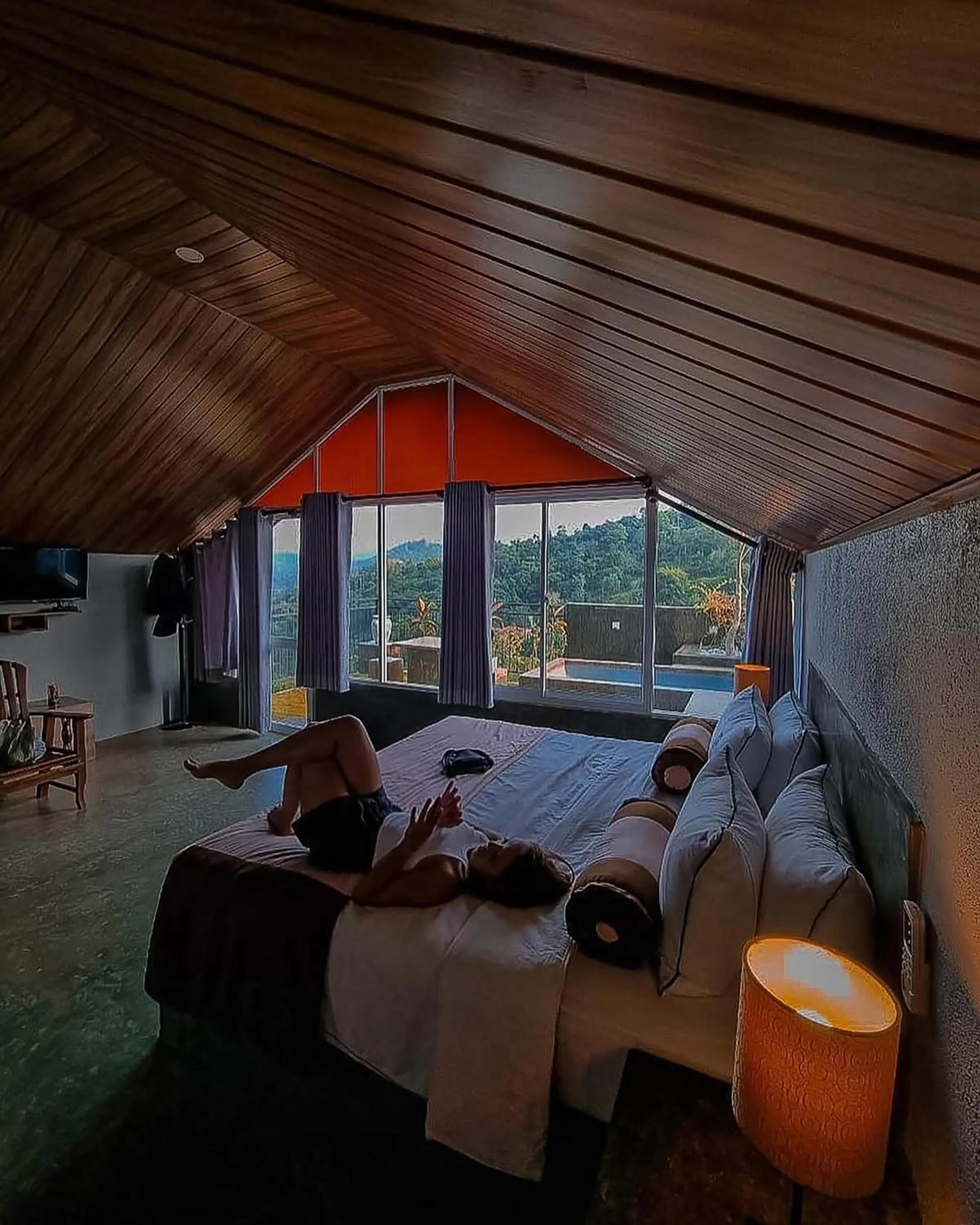 Bed in Kandy Victoria Eco Resort