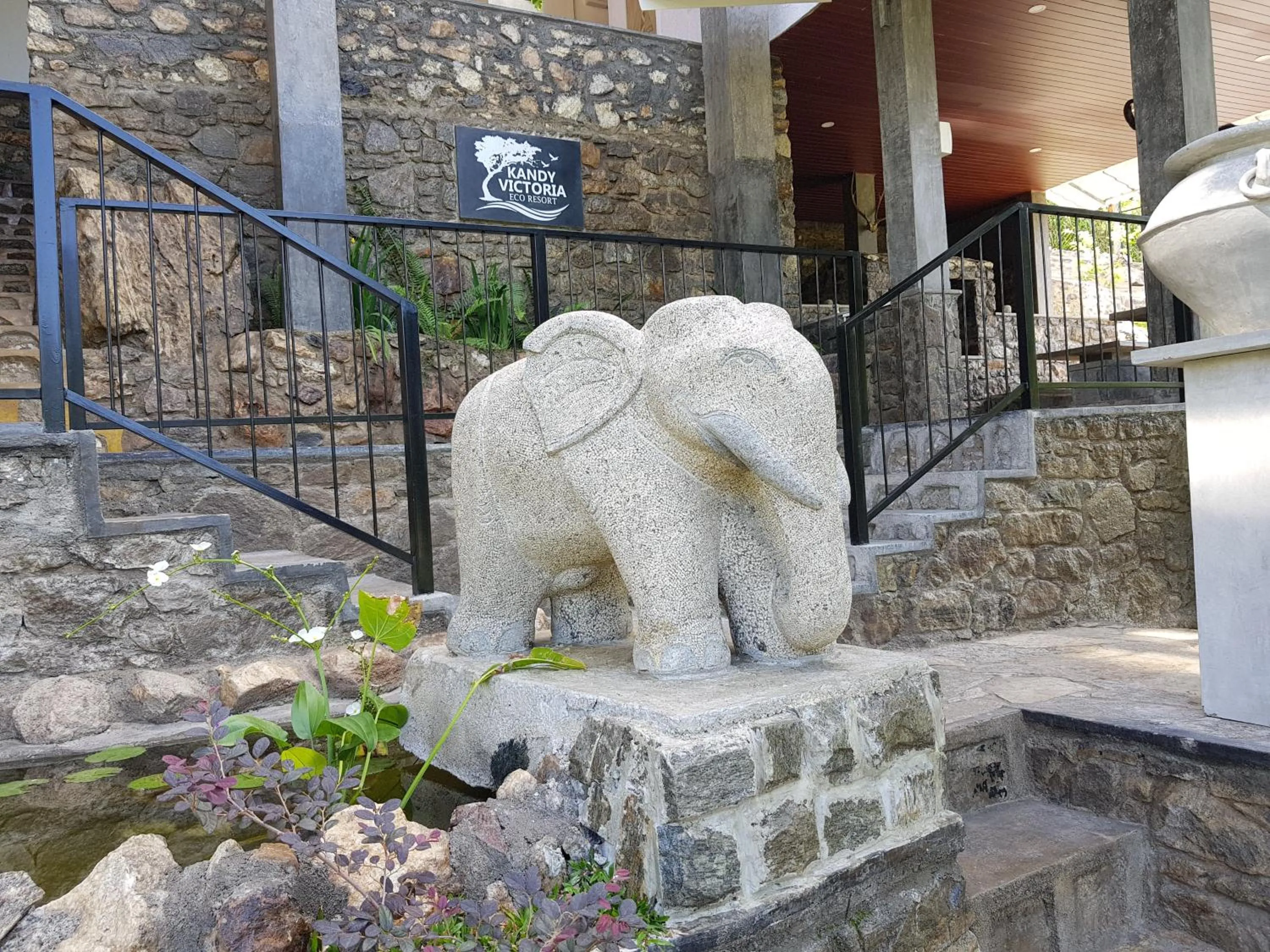 Decorative detail in Kandy Victoria Eco Resort