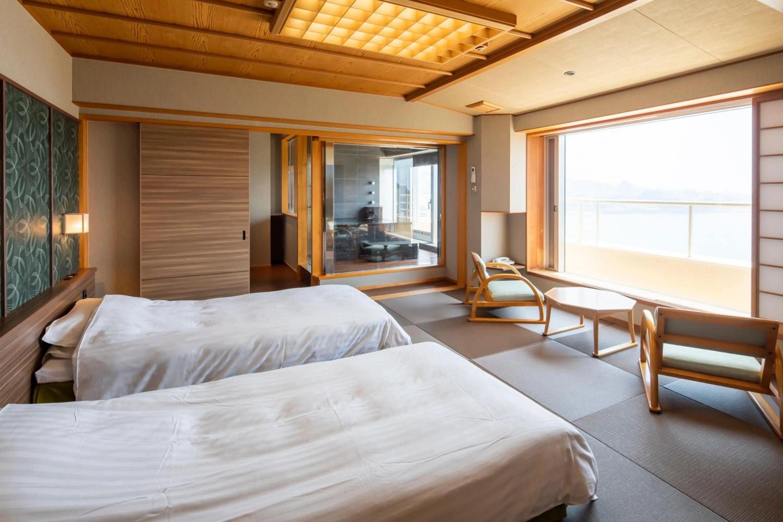 Photo of the whole room, Bed in Musashi