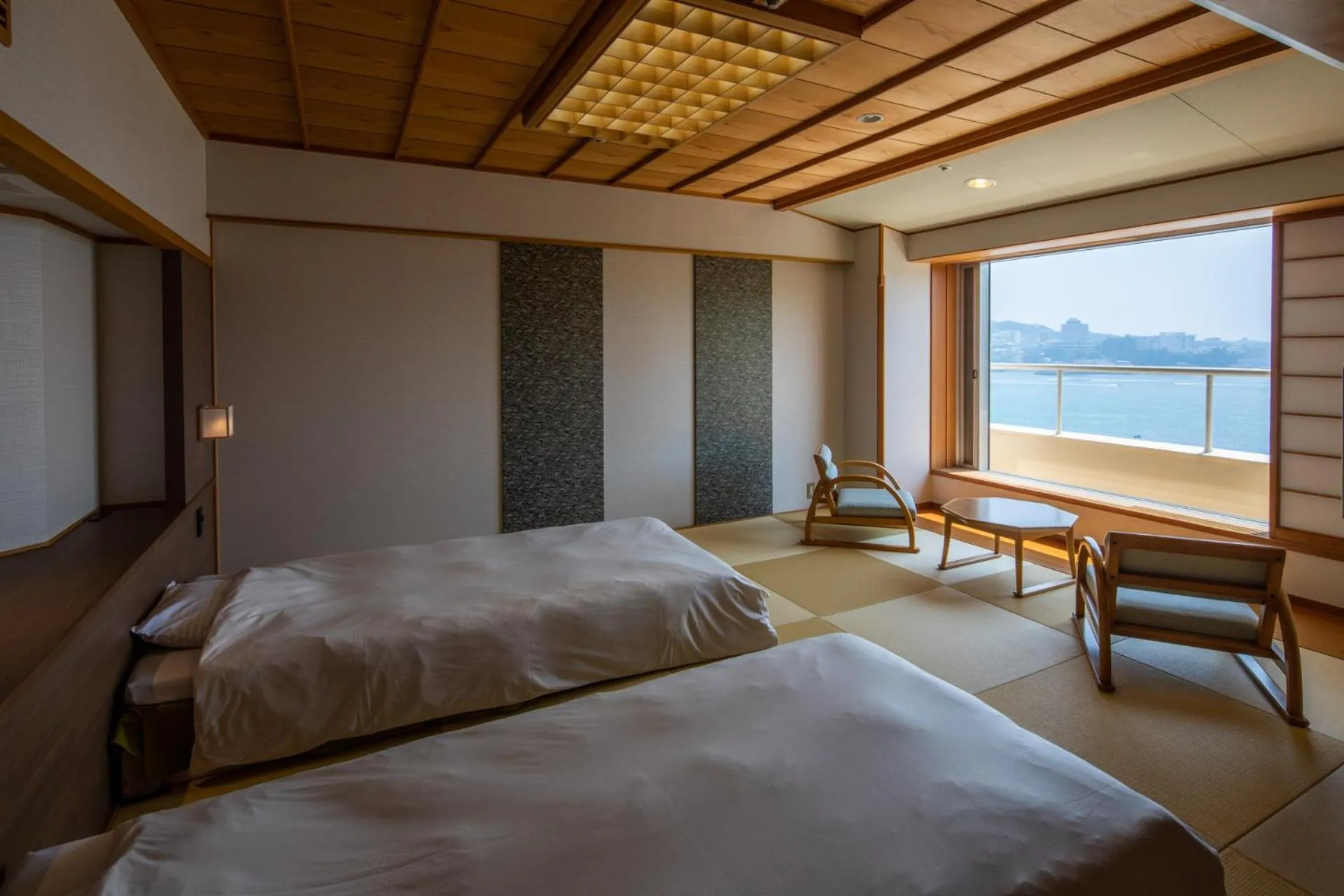 Photo of the whole room, Bed in Musashi
