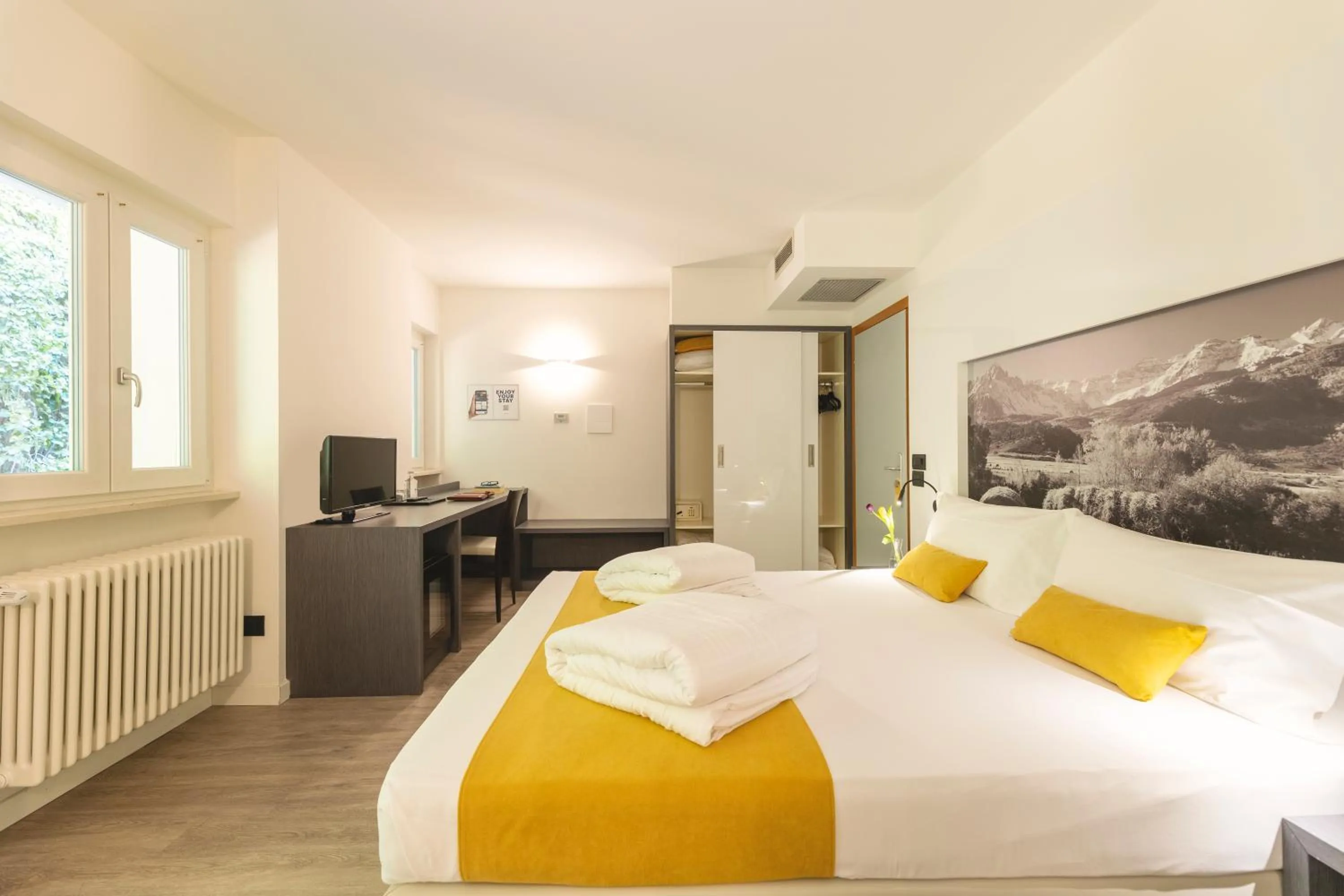 Bed in Hi Hotels Trento - Wellness & Spa Adults Only