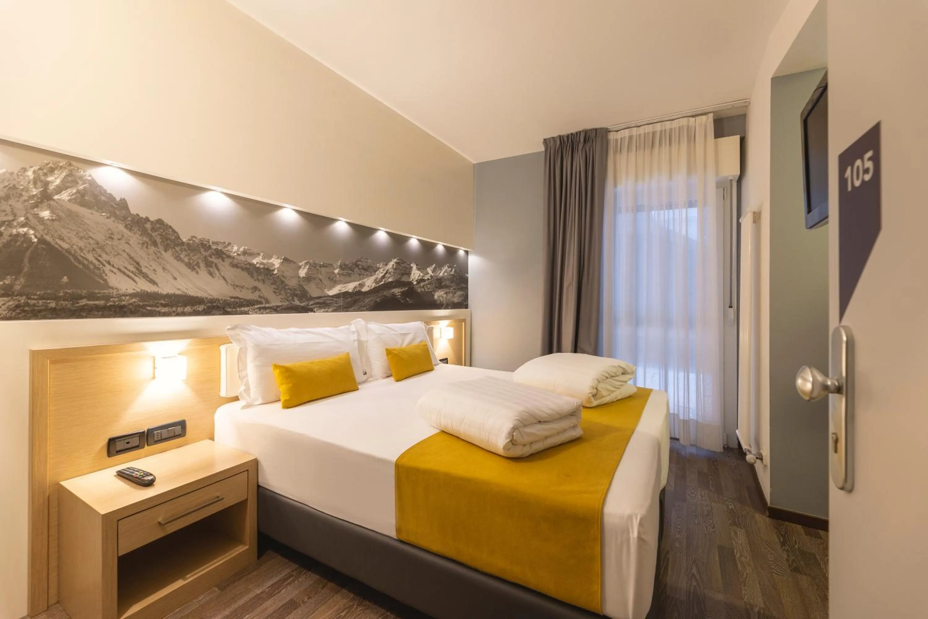 Photo of the whole room, Bed in Hi Hotels Trento - Wellness & Spa Adults Only
