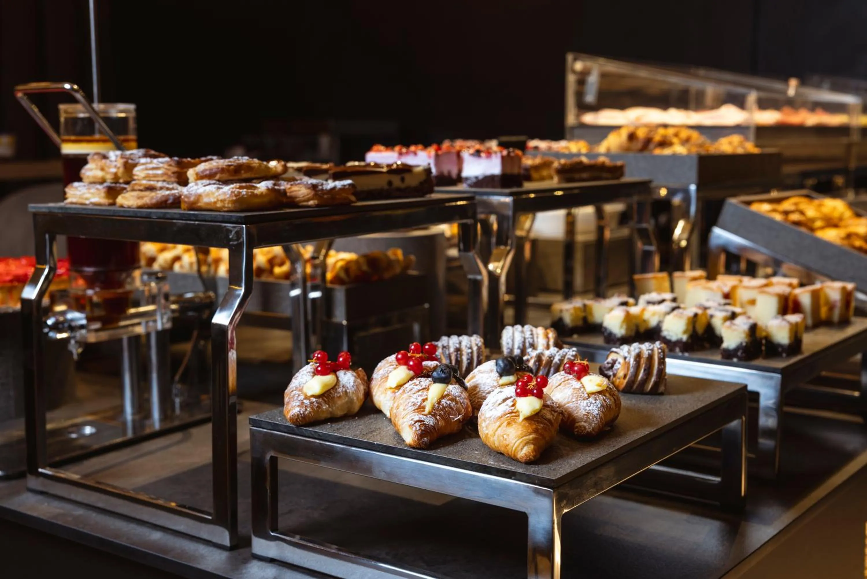 Breakfast in Hi Hotels Trento - Wellness & Spa Adults Only