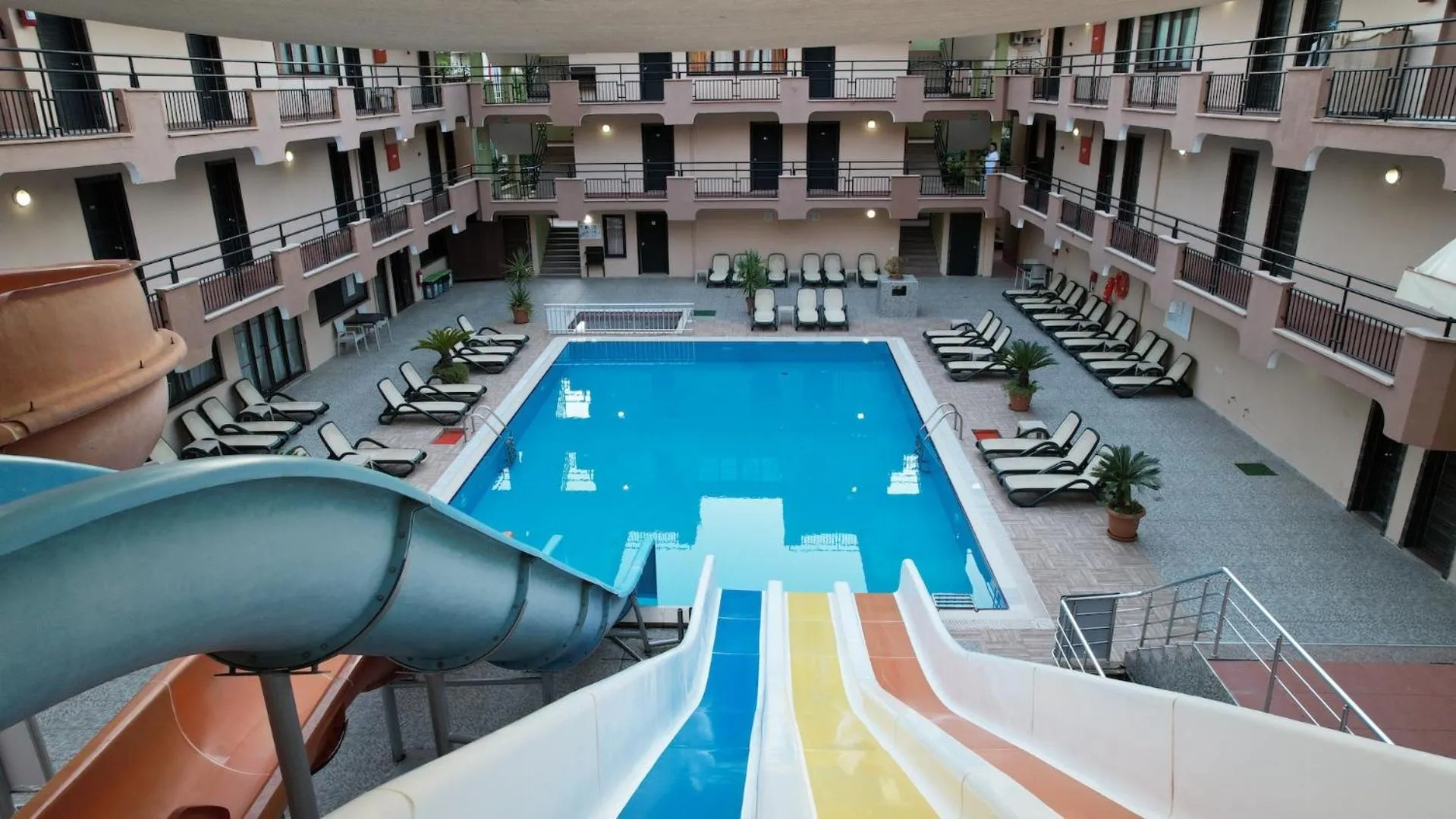 Aleria Belport Beach Hotel