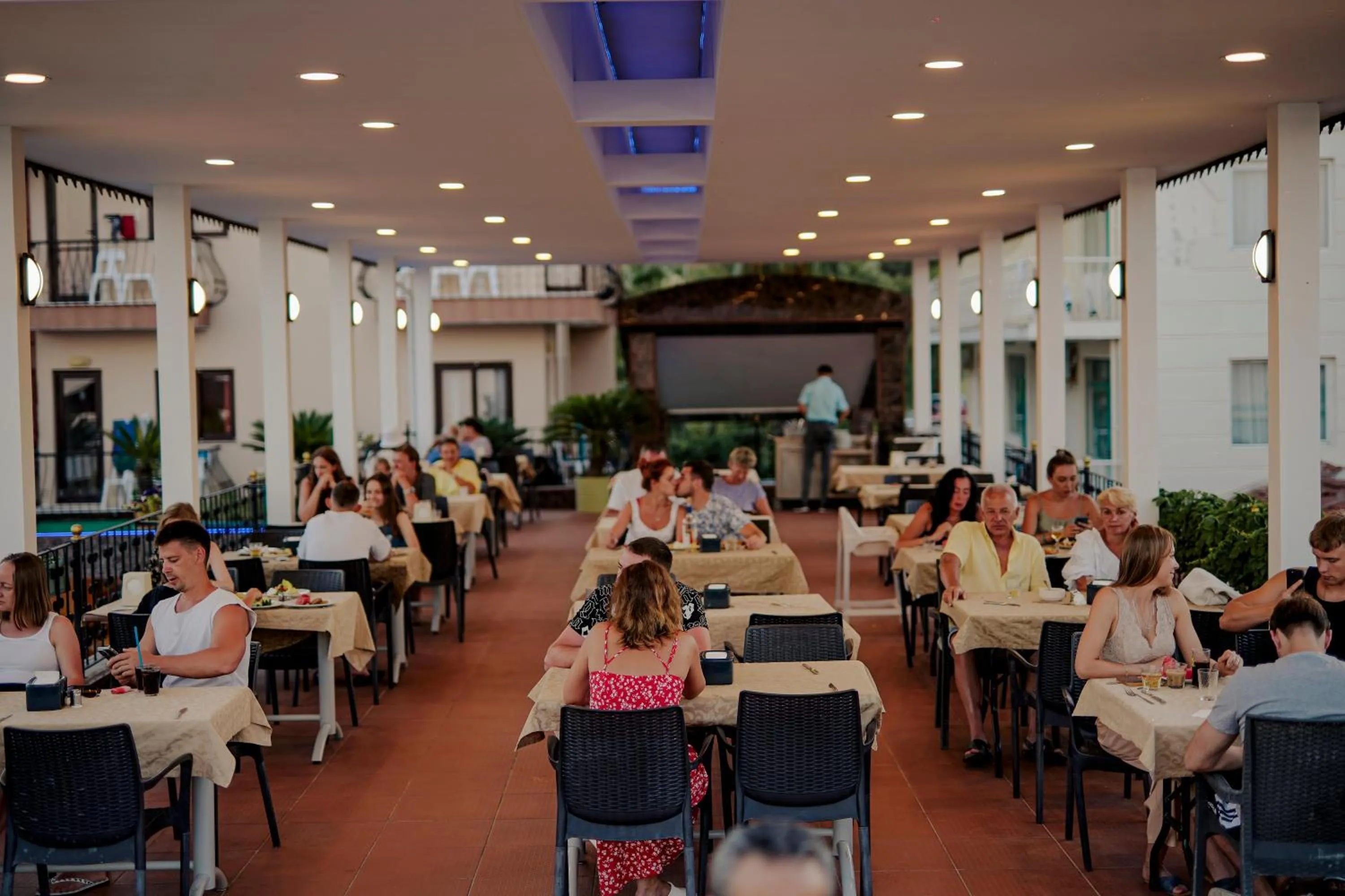 Restaurant/places to eat in Aleria Belport Beach Hotel