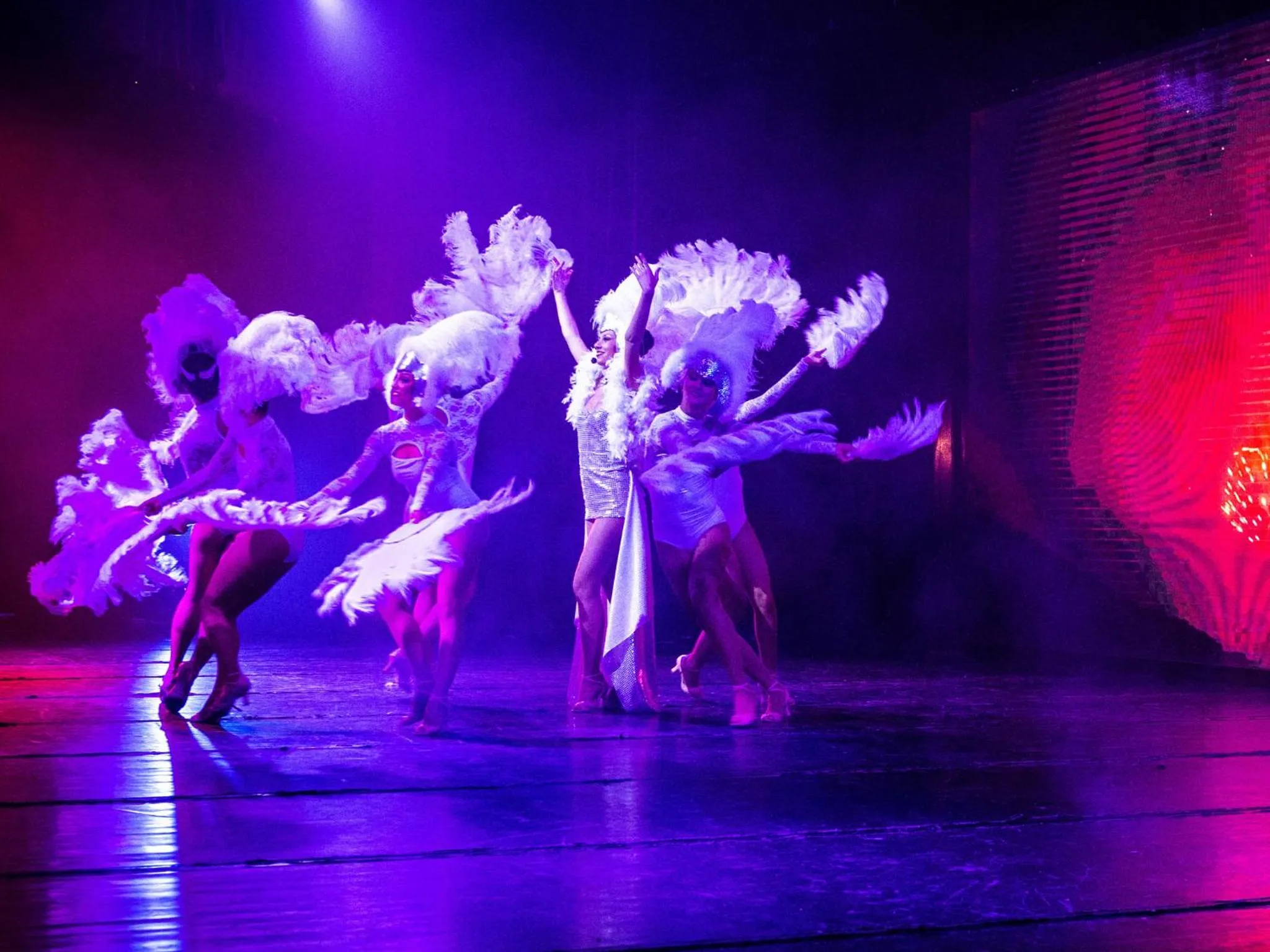 Evening entertainment in Garden Toscana Resort