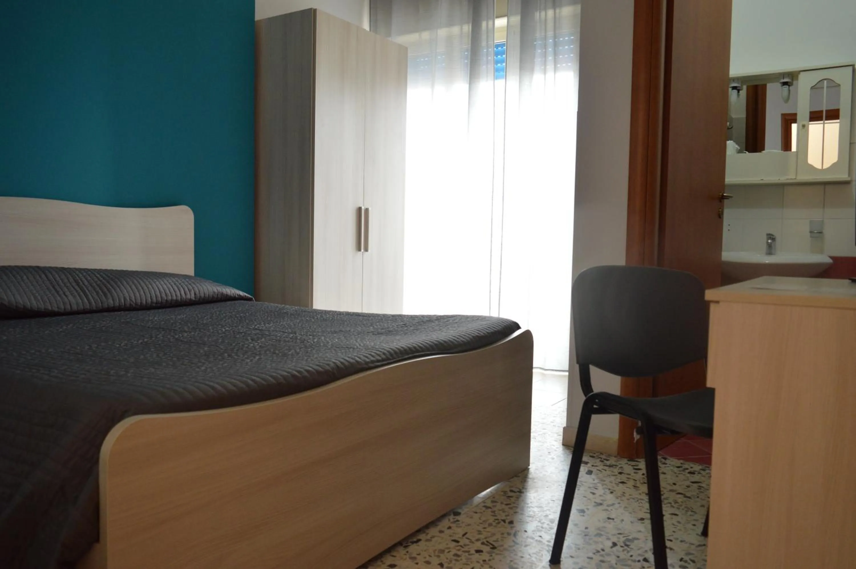 Bathroom, Bed in B&B Scalea Rooms