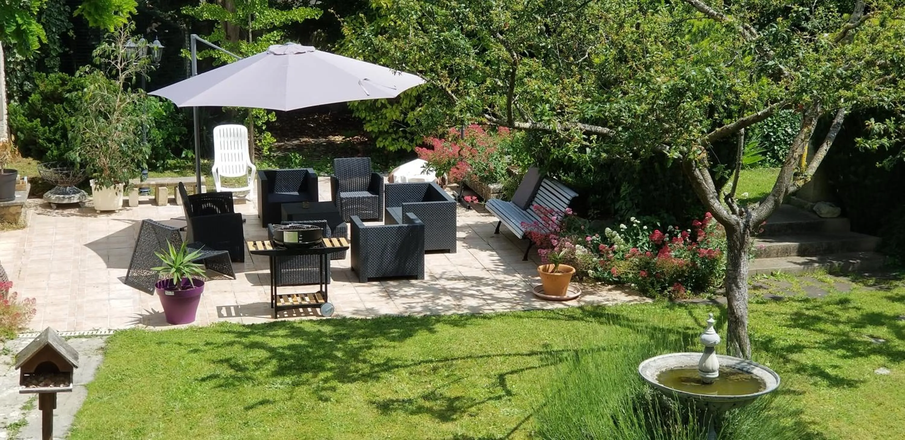 Property building in La Maison Blanche