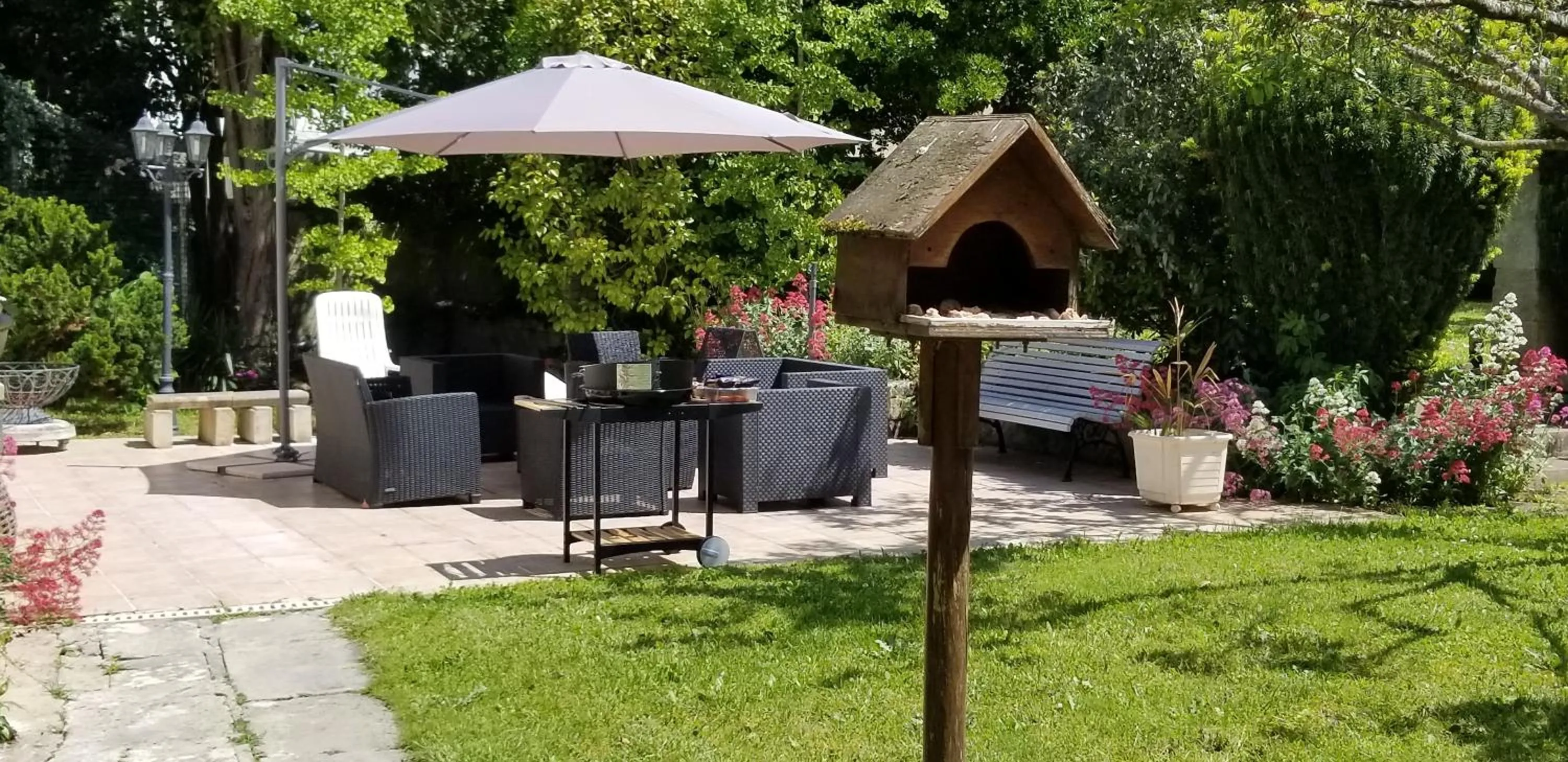 Property building in La Maison Blanche