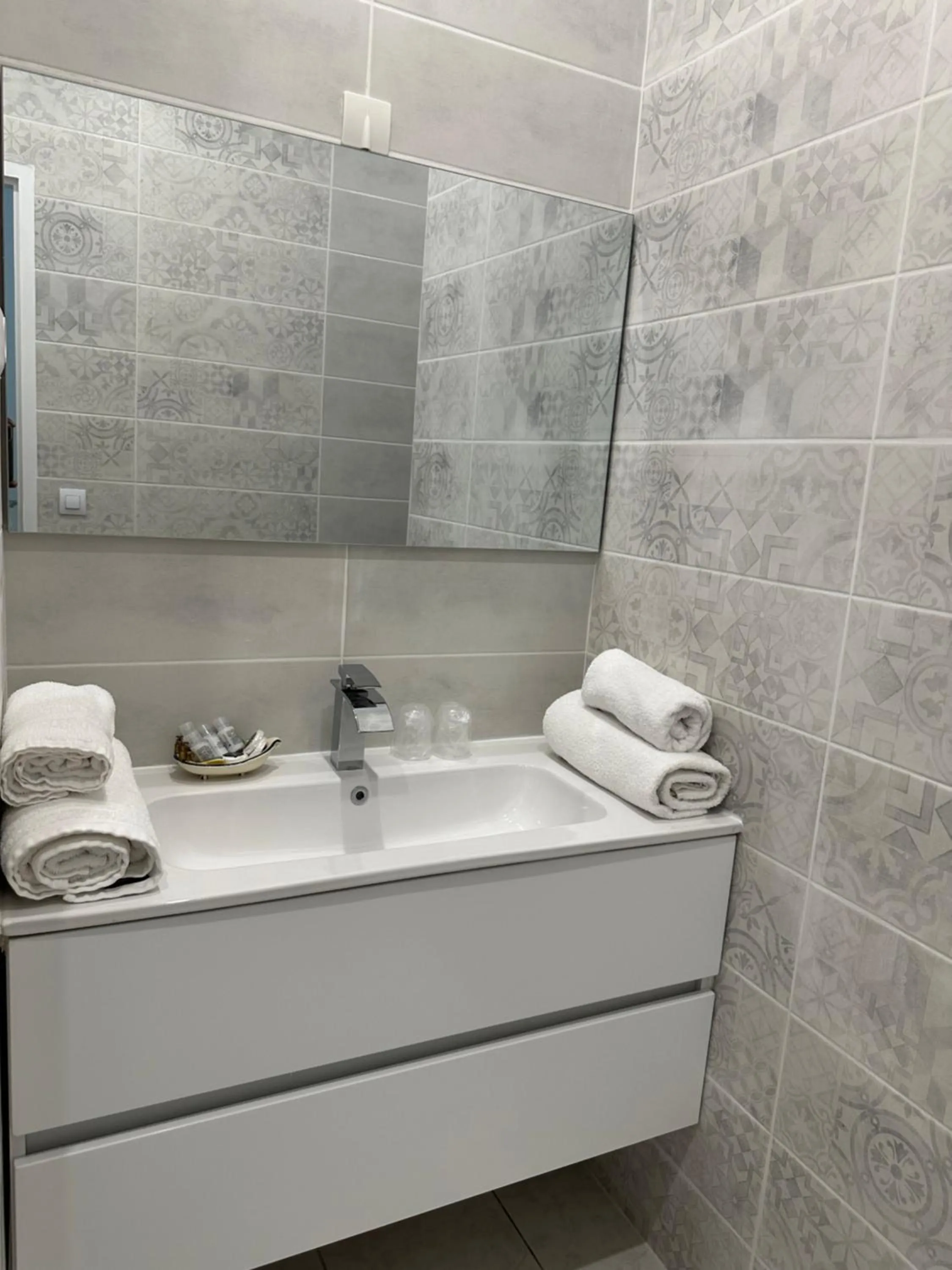 Bathroom in La Maison Blanche